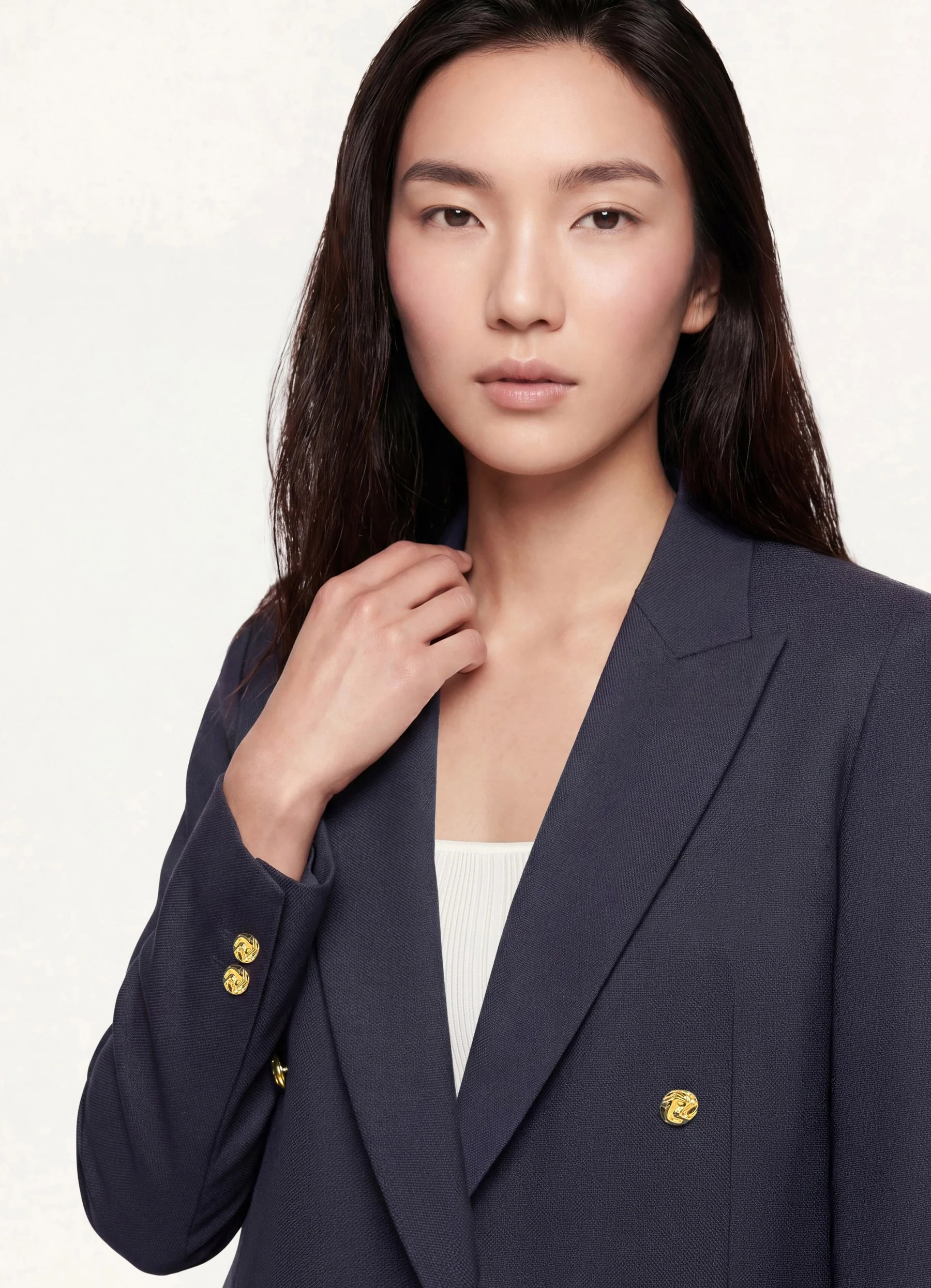 Blazer De Linho Cruzado Regular Straight Fit Com Lapela Em Bico - Image 3