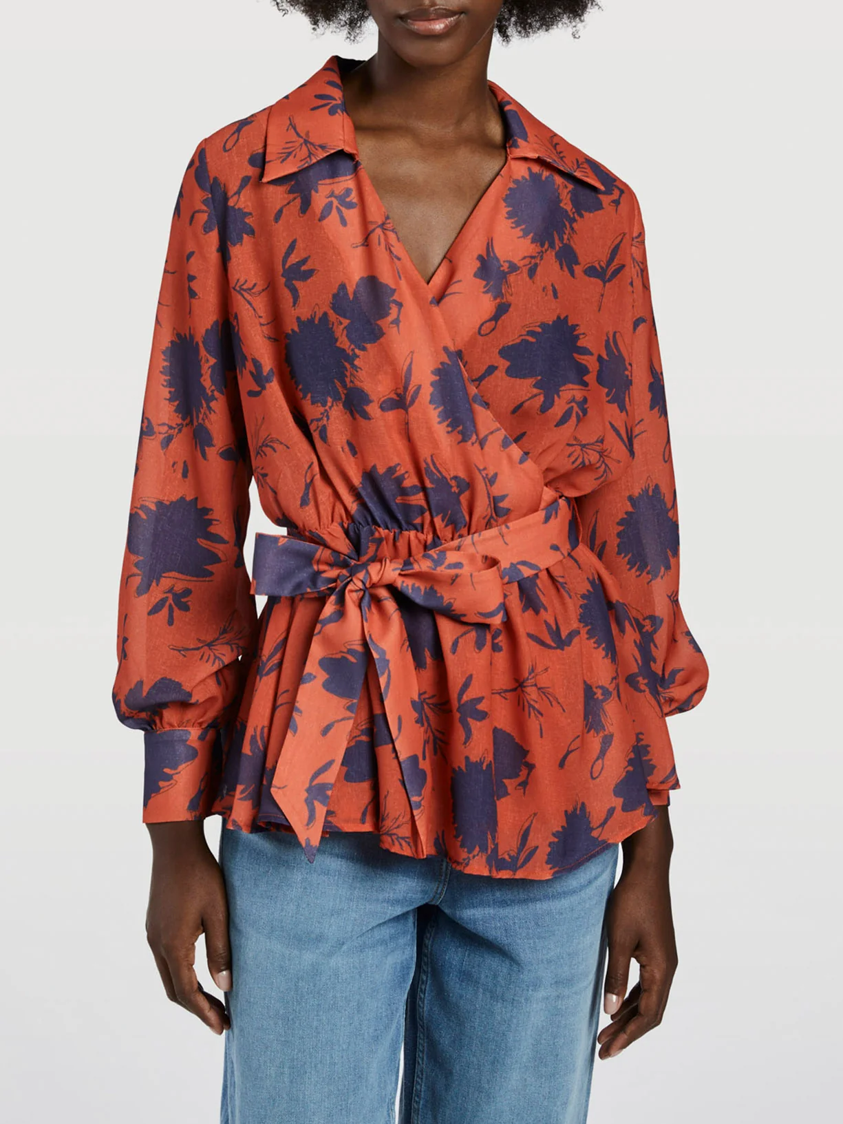 Blusa com cinto