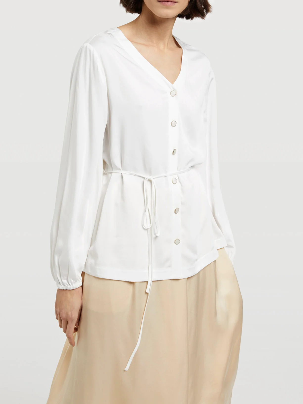 Blusa com cinto no próprio tecido