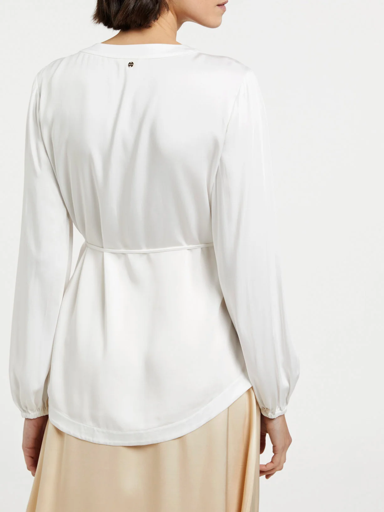 Blusa com cinto no próprio tecido - Image 3