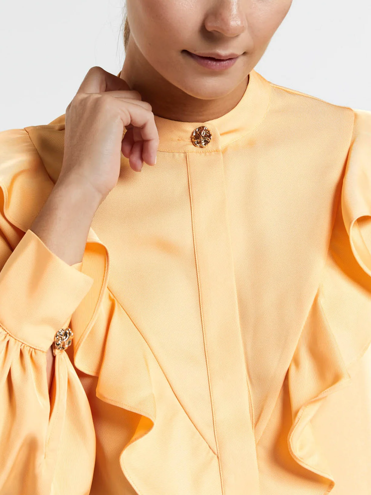 Blusa com detalhe de folhos - Image 2