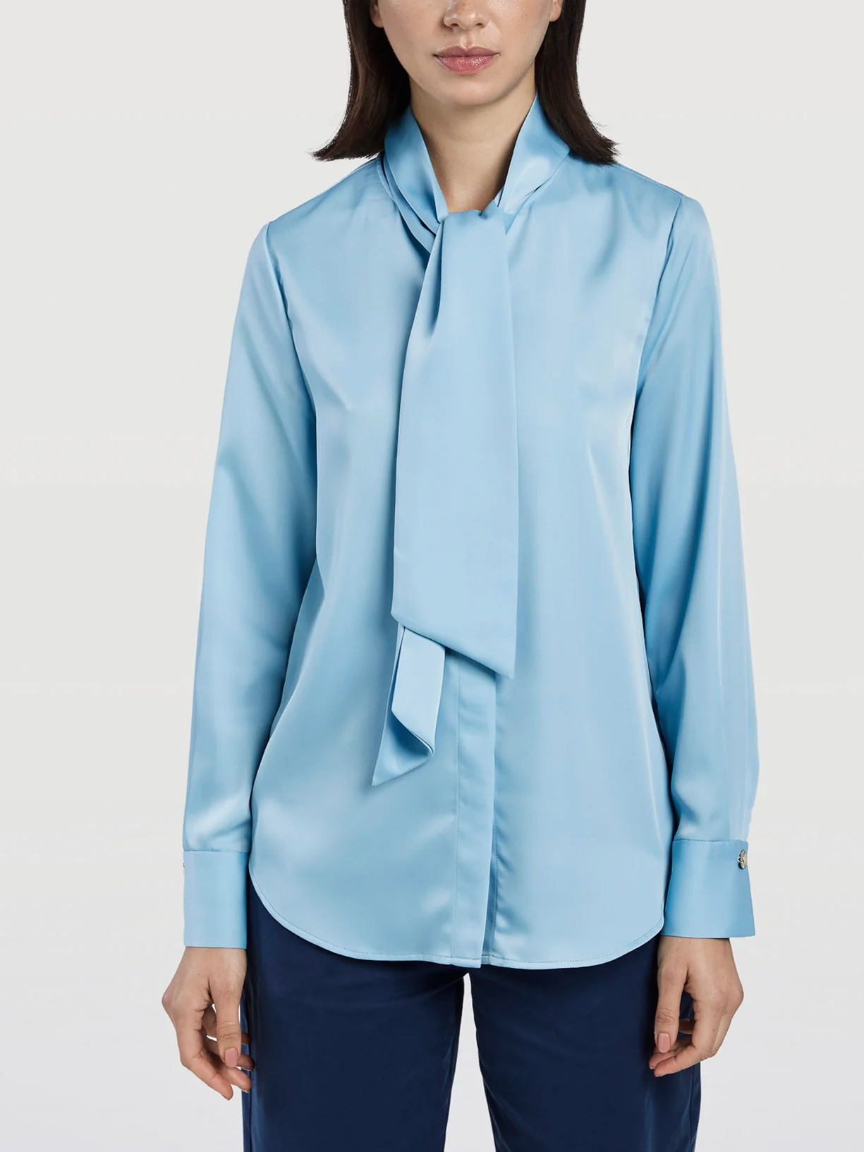Blusa com lenço removível