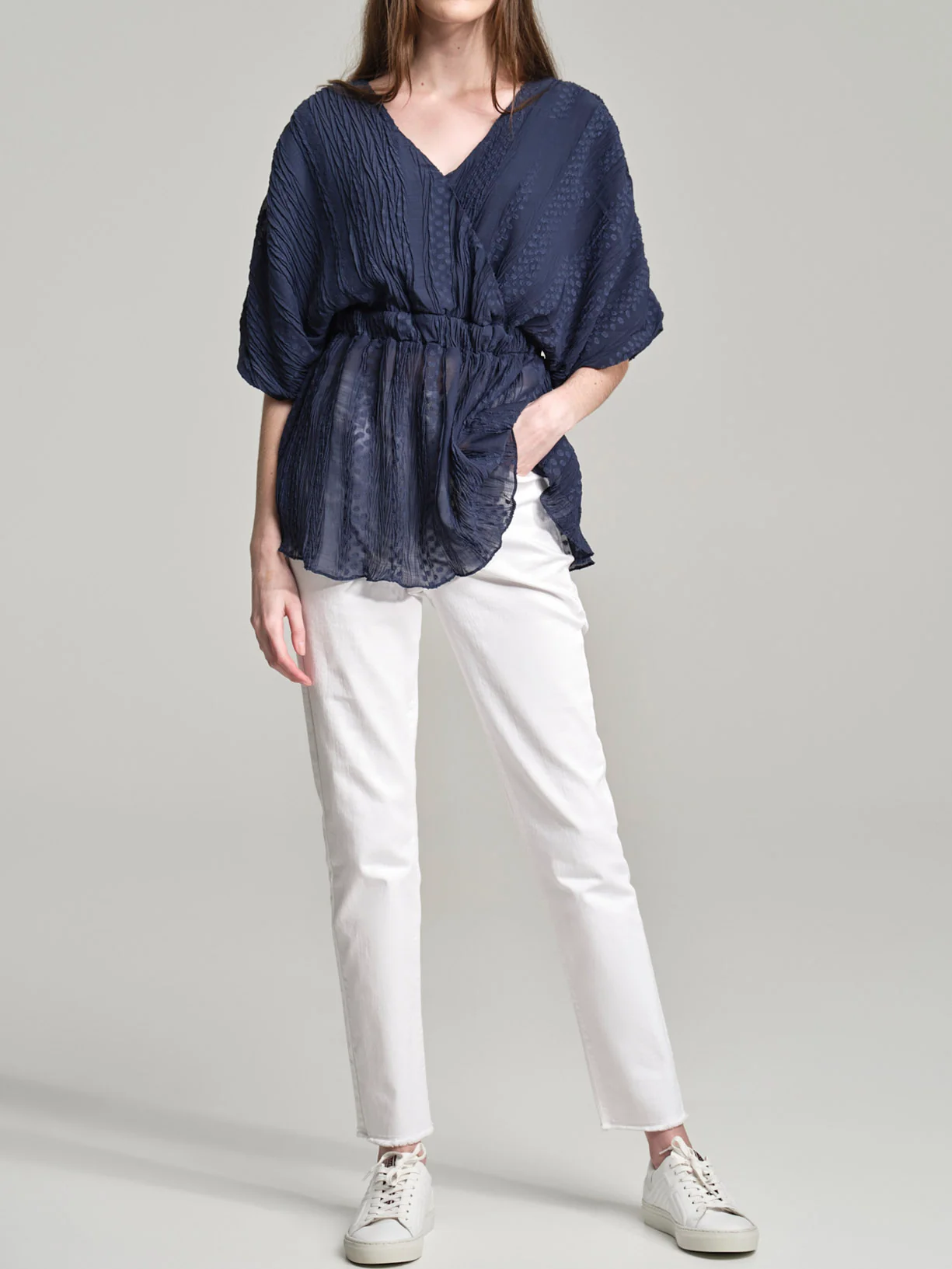 Blusa em forma de leque fit & flare em tecido plissado - Image 4