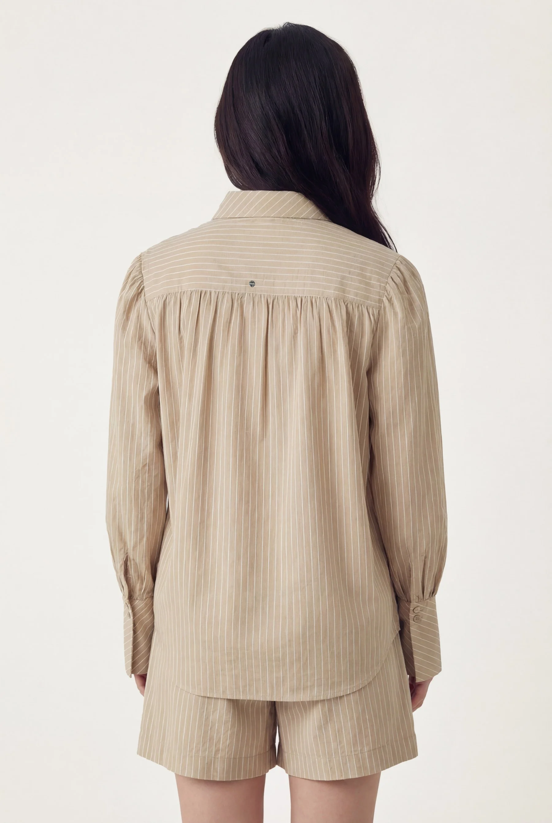 Blusa Oversized Às Riscas Com Fecho De Botões Oculto E Mangas Balão - Image 3