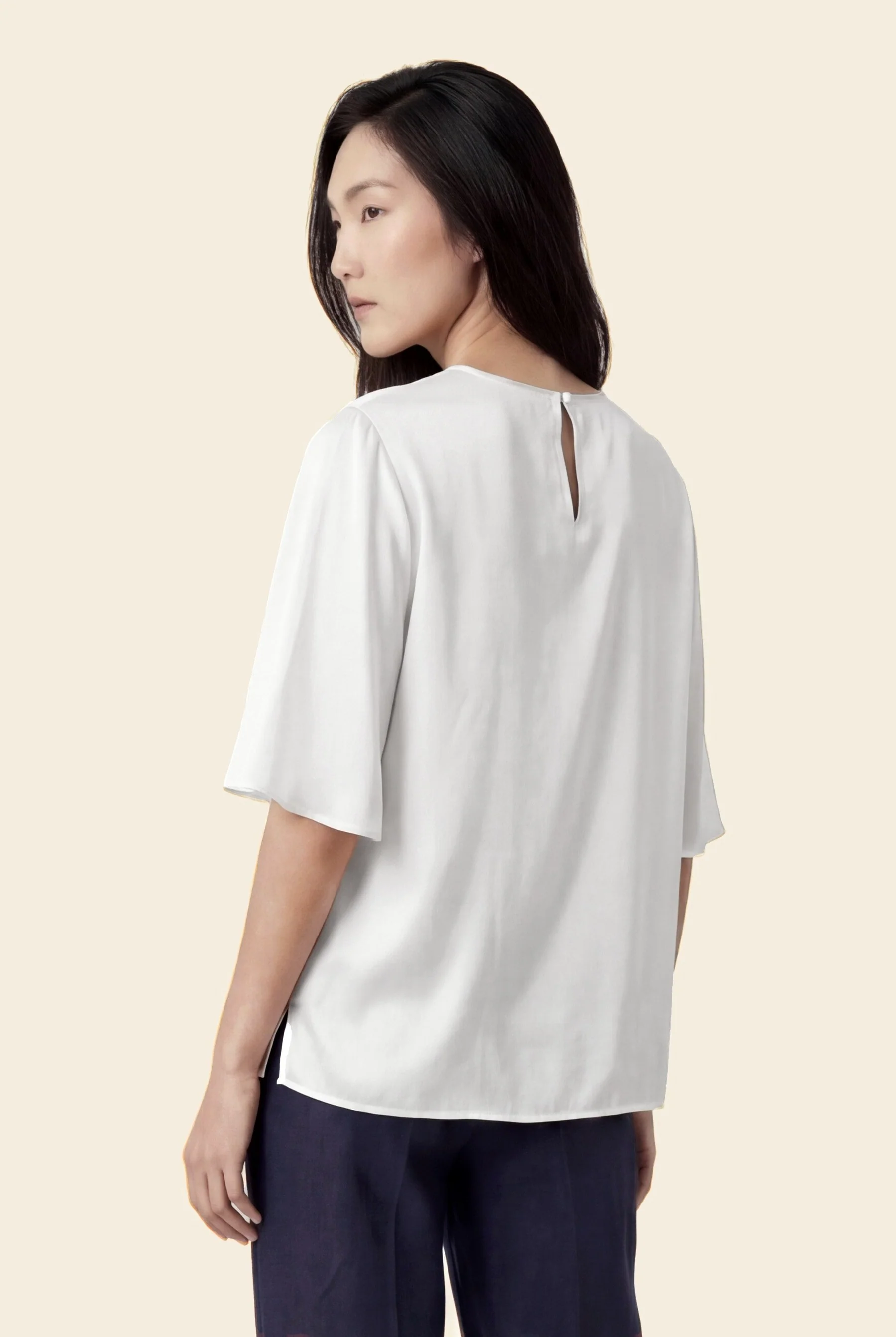 Blusa Regular Fit Em Mistura De Rayon E Viscose Com Pregas No Ombro - Image 11