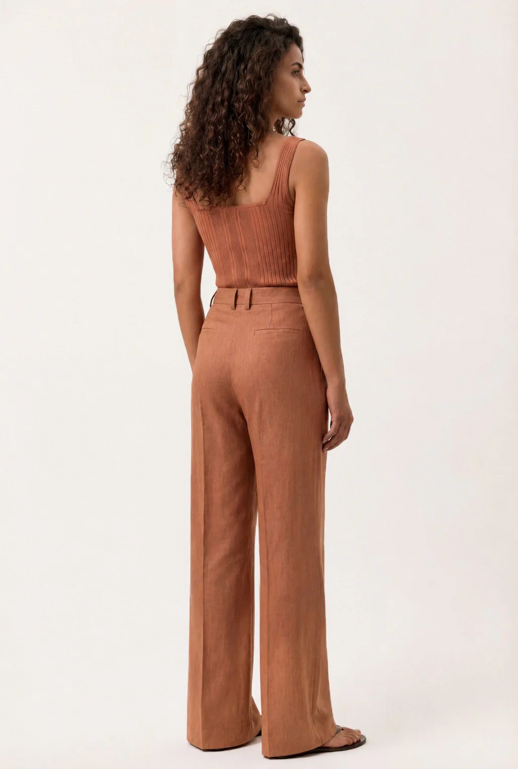 Calças Loose Fit Plissadas Em Mistura De Viscose E Linho - Image 4