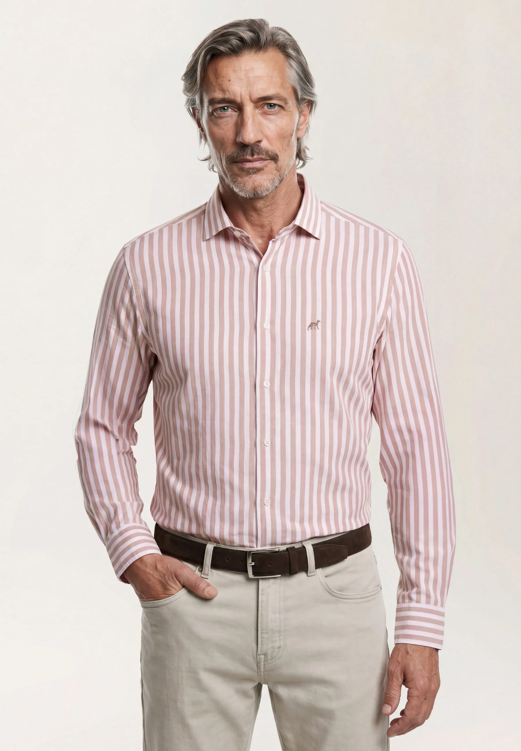 Calças Slim Fit Tingidas Em Pigmento Em Mistura De Tencel, Algodão E Elastano - Image 19