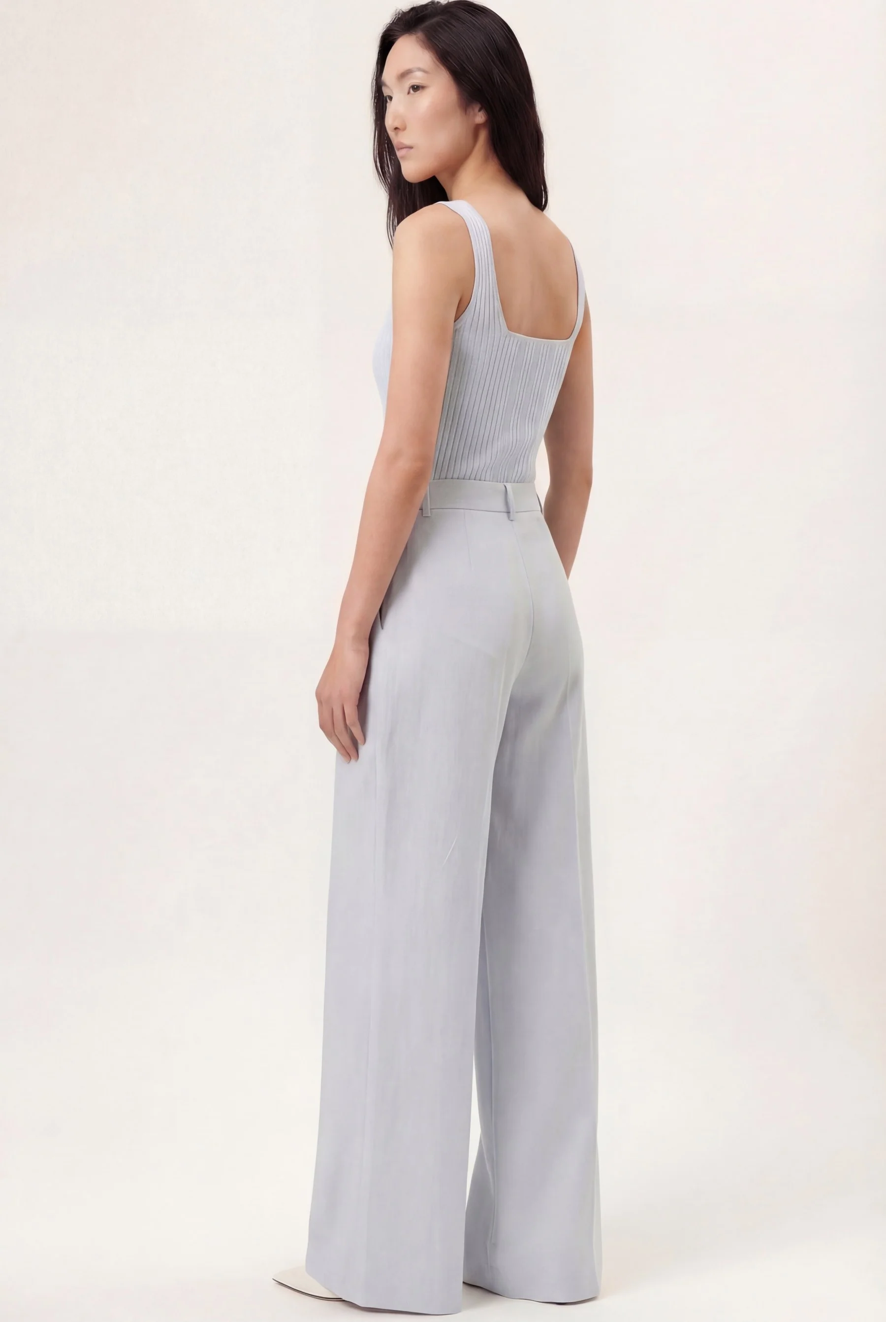 Calças Wide Leg Em Mistura De Tencel E Linho Com Pregas Invertidas - Image 15