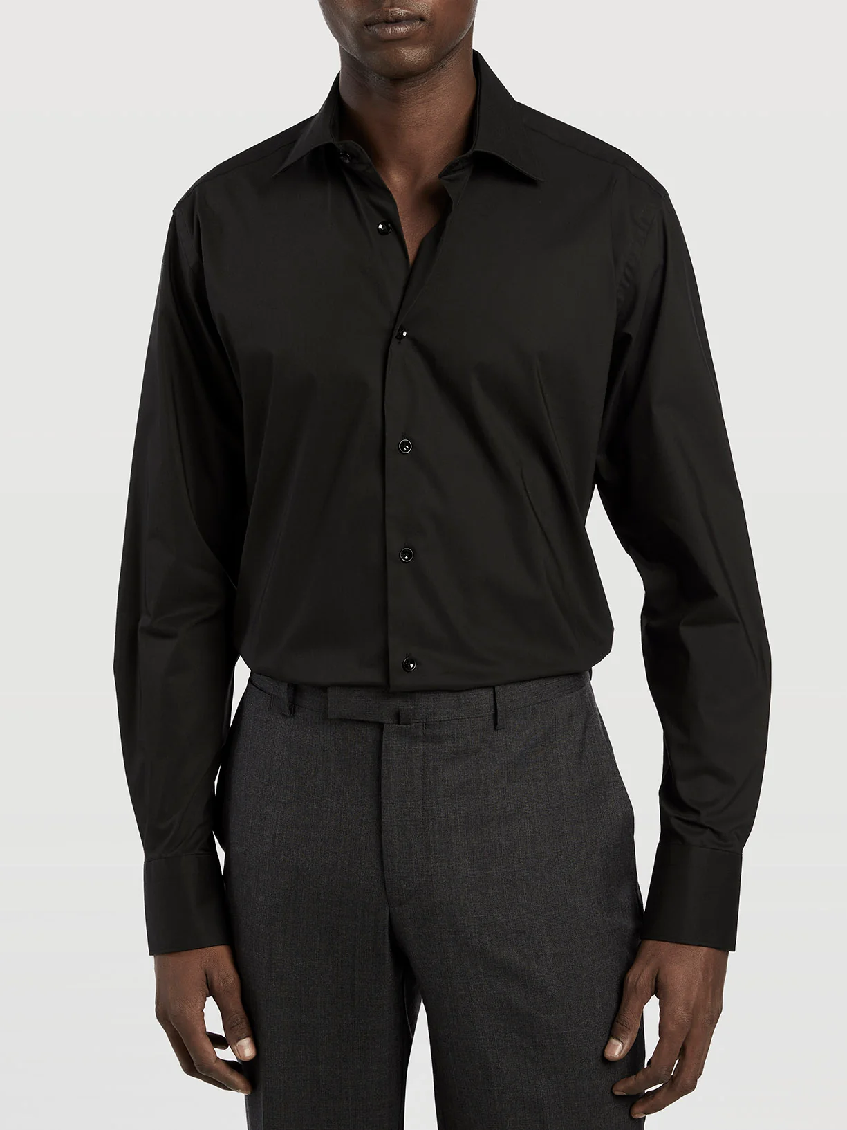 Camisa comfort business slim fit em popeline lisa