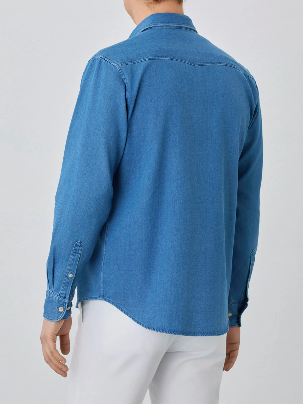 Camisa De Denim Relaxed Fit Com Bolsos De Chapa Em Algodão - Image 4