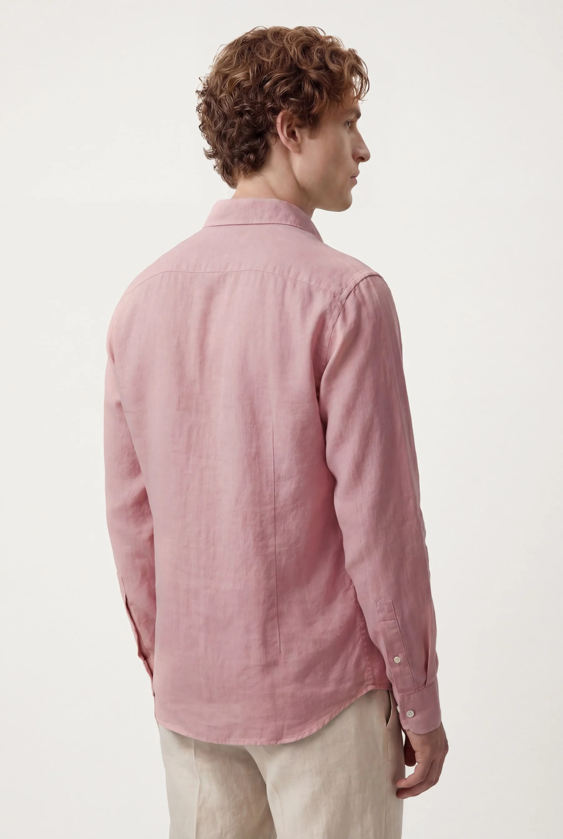 Camisa em algodão e linho, garment dyed, colarinho aberto, slim fit - Image 27