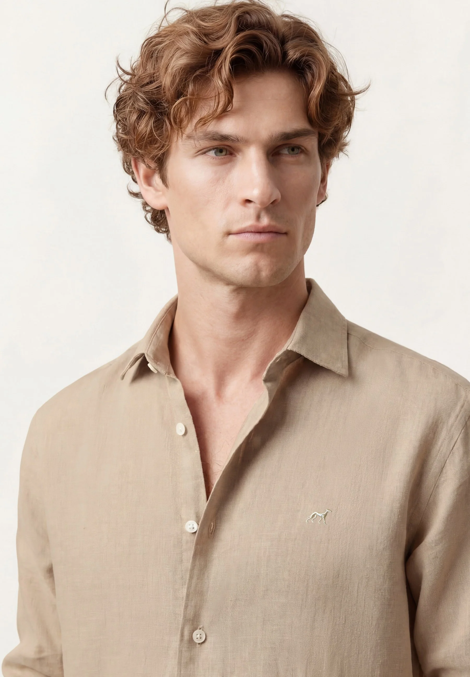 Camisa em algodão e linho, garment dyed, colarinho aberto, slim fit - Image 5