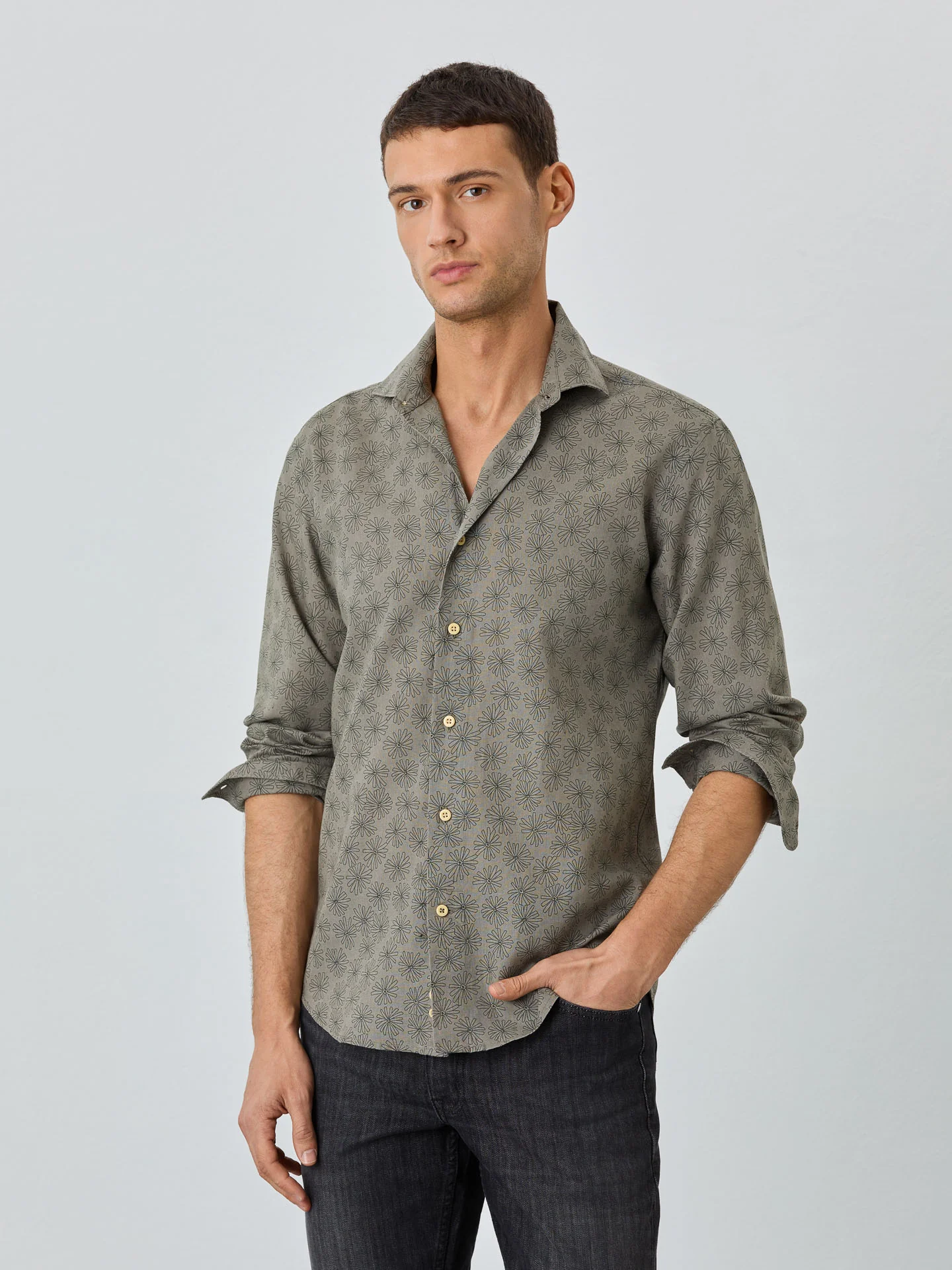 Camisa Fit Slim Com Colarinho Aberto Em Algodão Linho Estampado - Image 2
