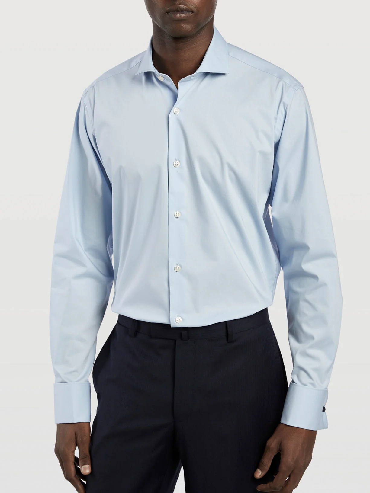 Camisa formal business comfort slim fit em popeline lisa