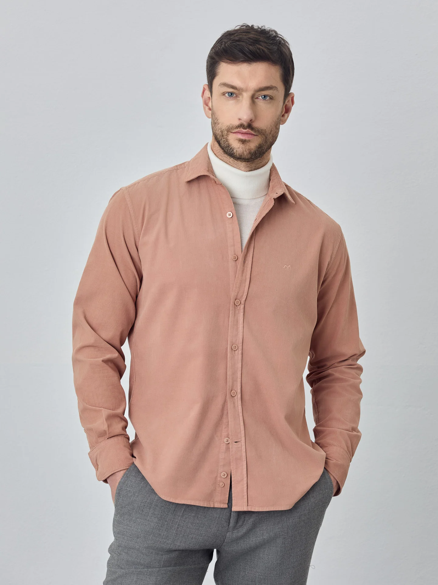 Camisa needlecord macio garment dye - Image 14