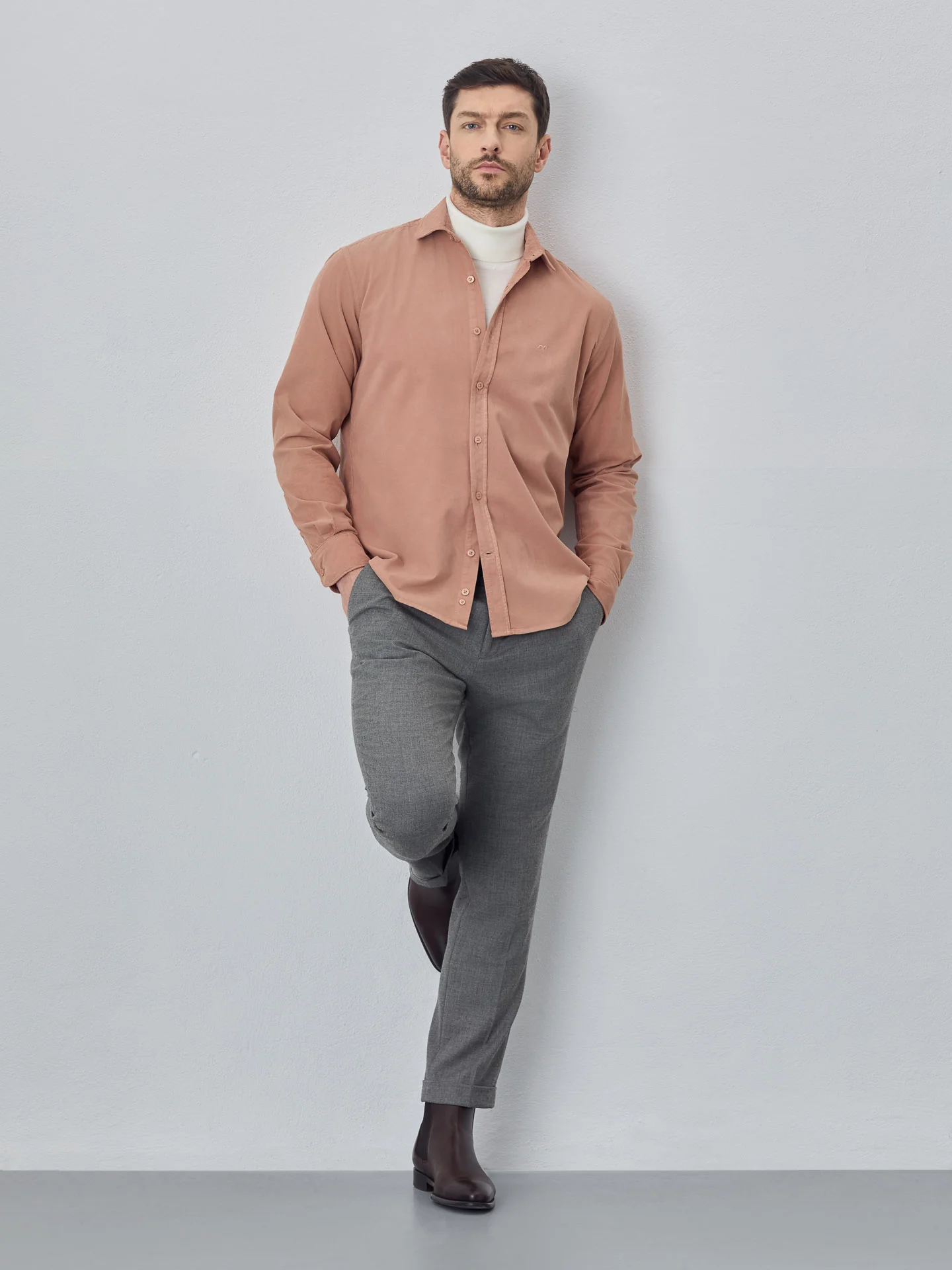 Camisa needlecord macio garment dye - Image 15
