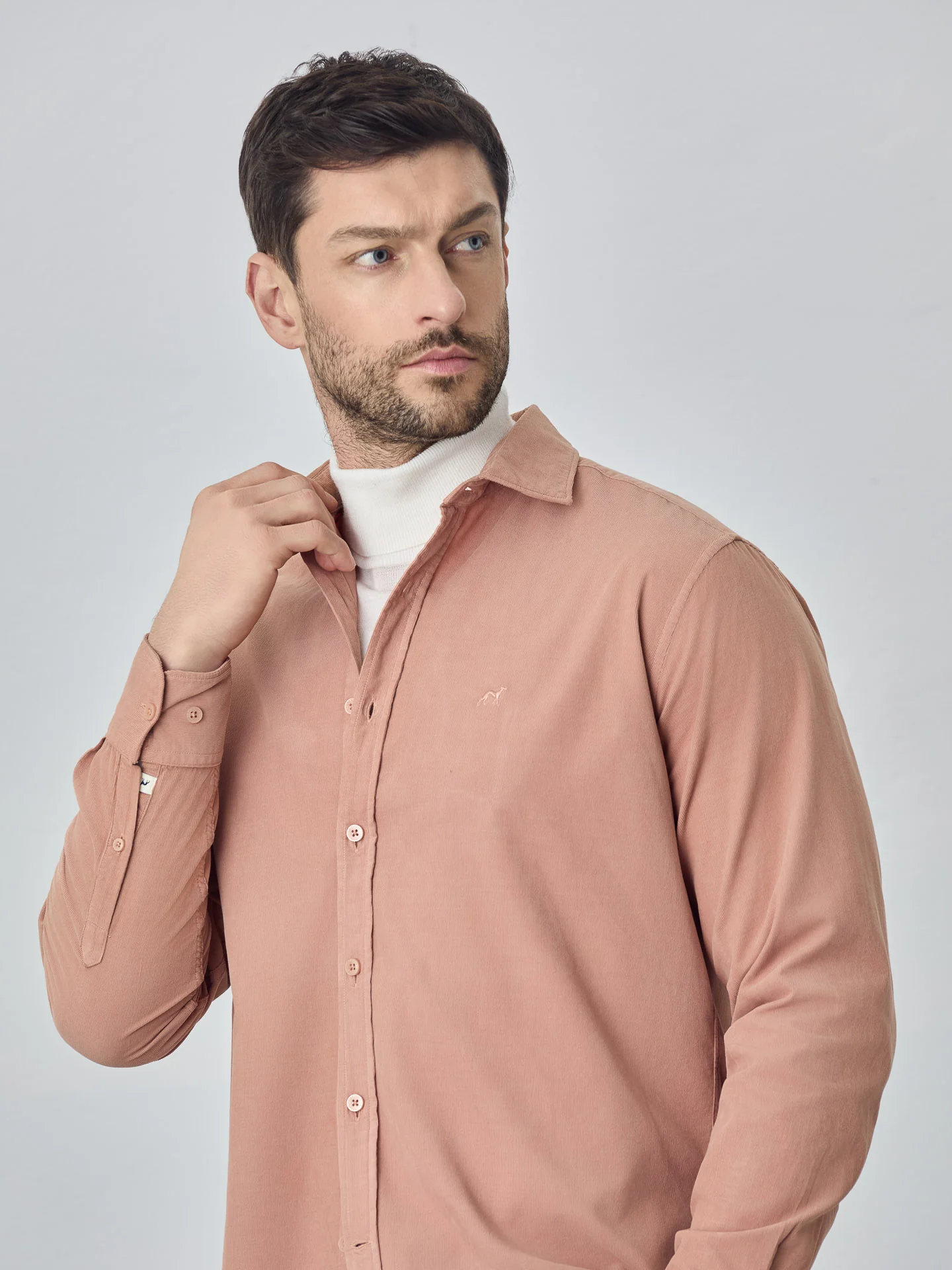 Camisa needlecord macio garment dye - Image 16