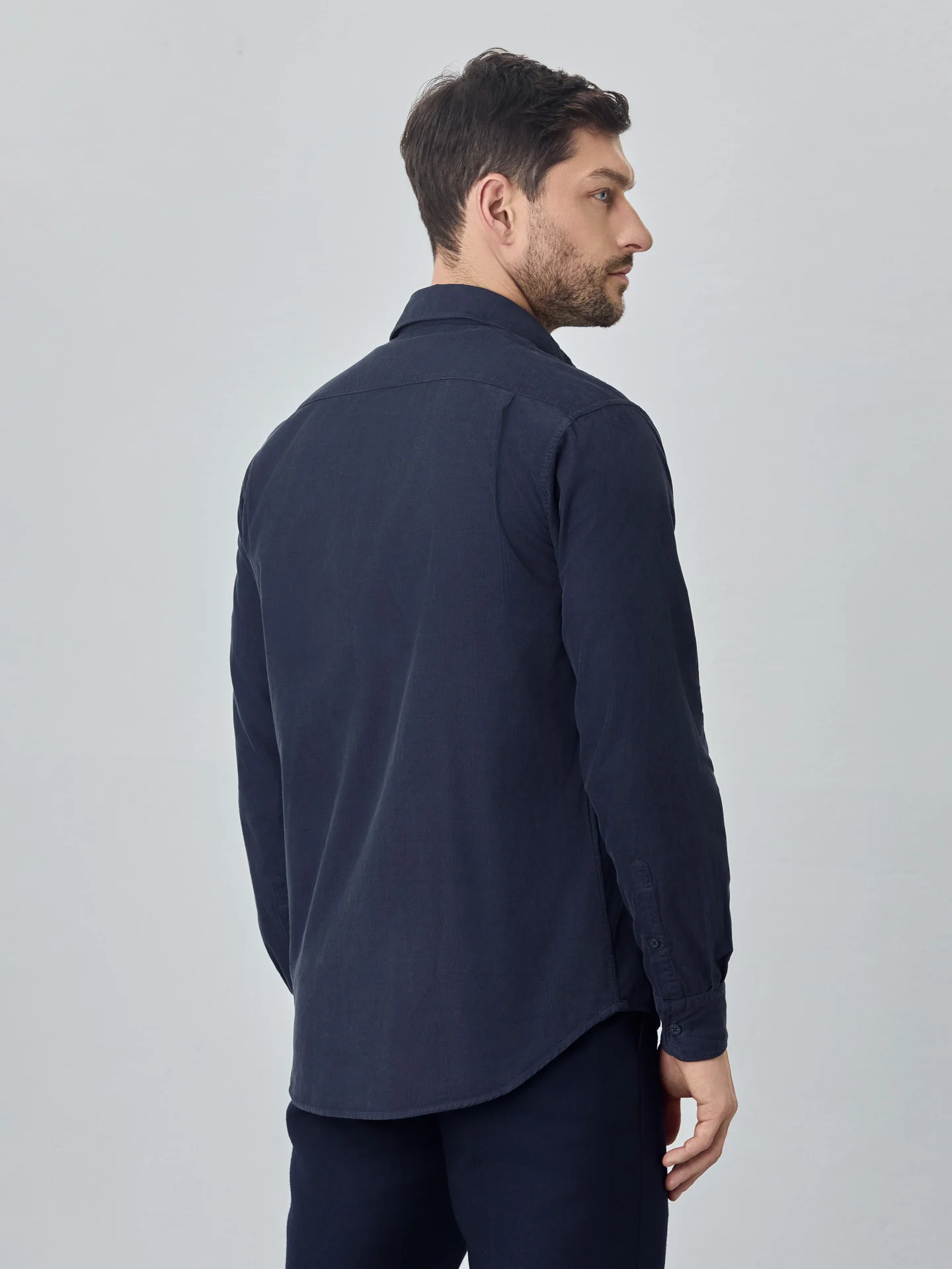 Camisa needlecord macio garment dye - Image 6