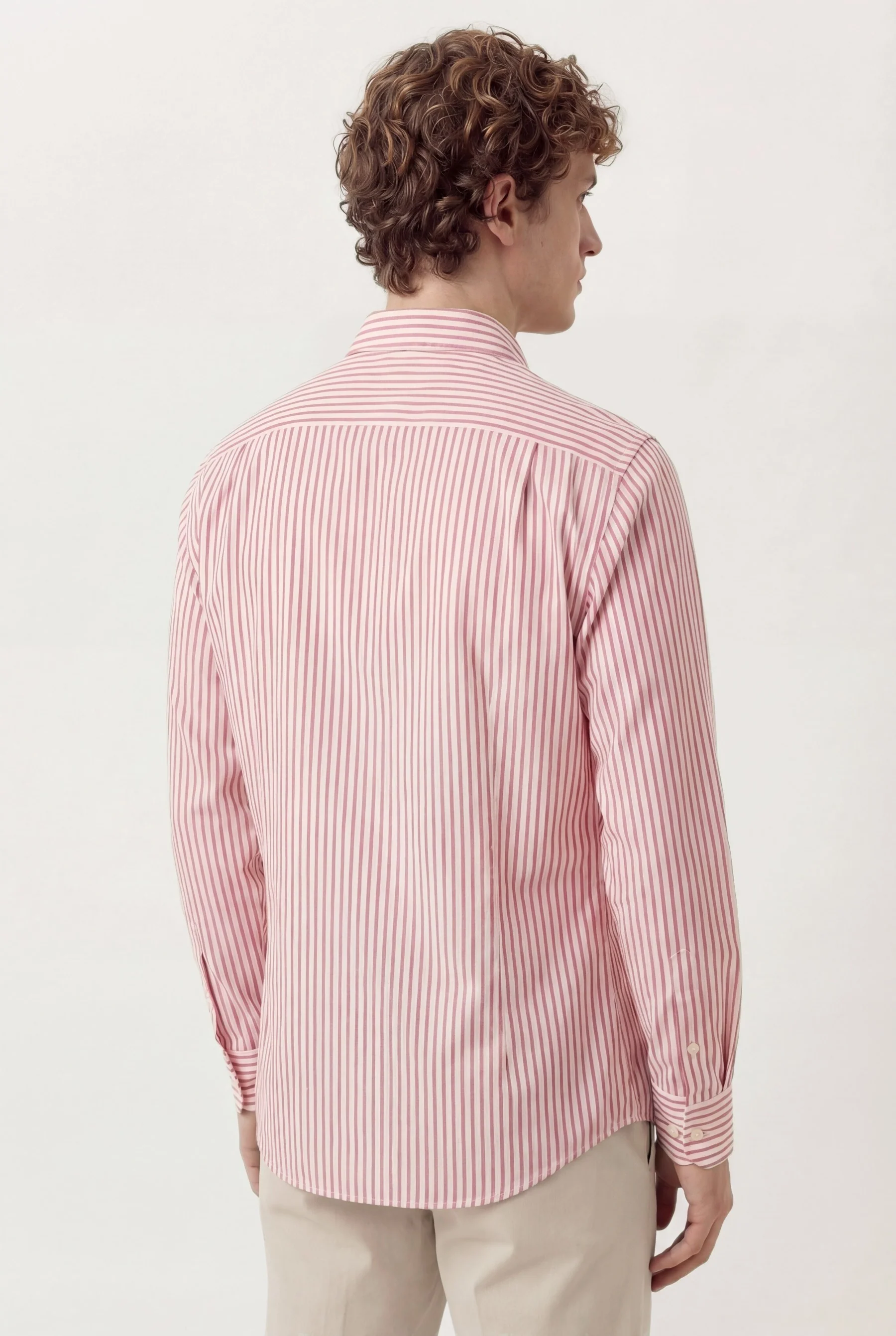 Camisa Oxford às riscas com colarinho aberto, regular fit - Image 12