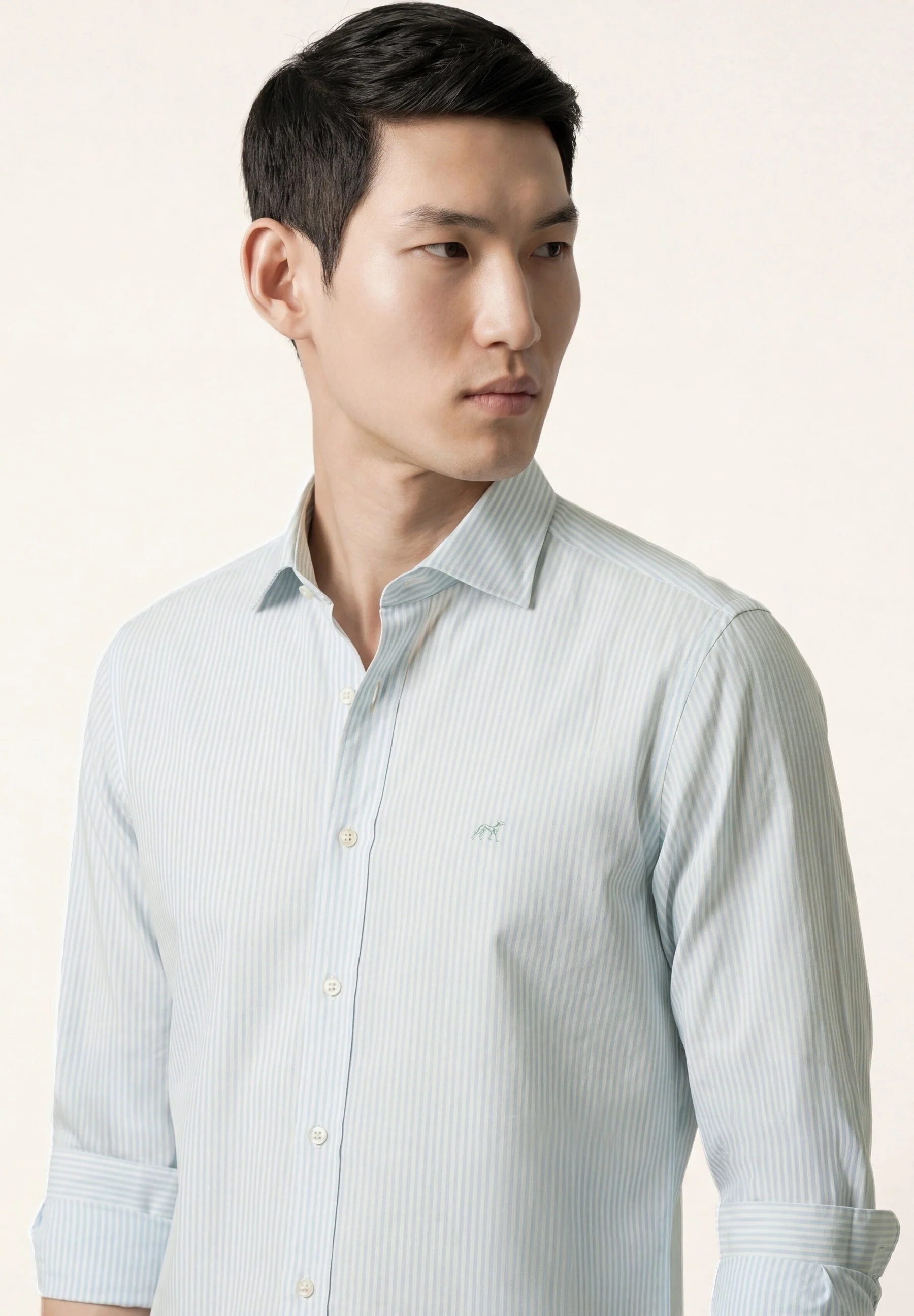 Camisa Oxford às riscas com colarinho aberto, slim fit - Image 9