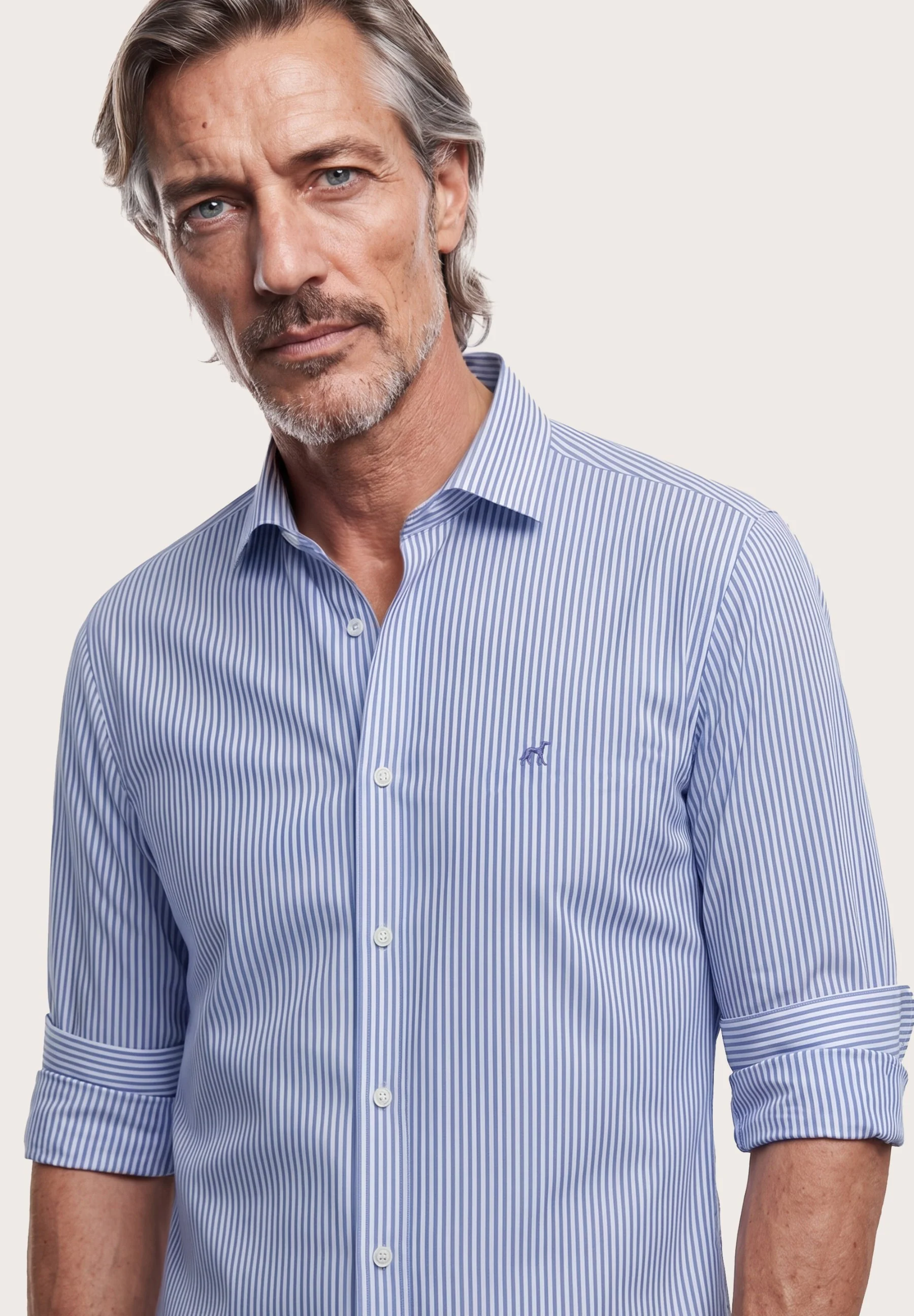 Camisa Popelin às Riscas com colarinho aberto, regular fit