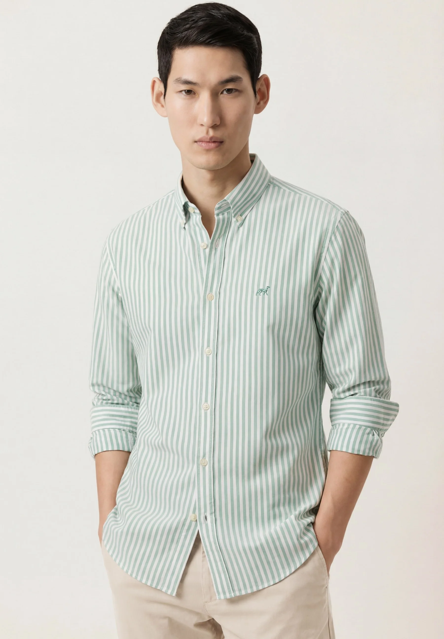 Camisa popleline às riscas com colarinho abotoado, slim fit - Image 3