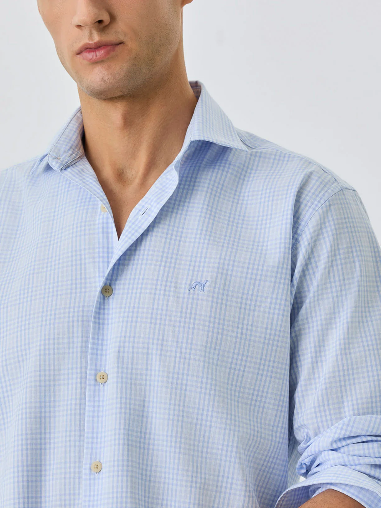 Camisa Regular Fit Com Colarinho Aberto Em Algodão BCI Em Xadrez - Image 2
