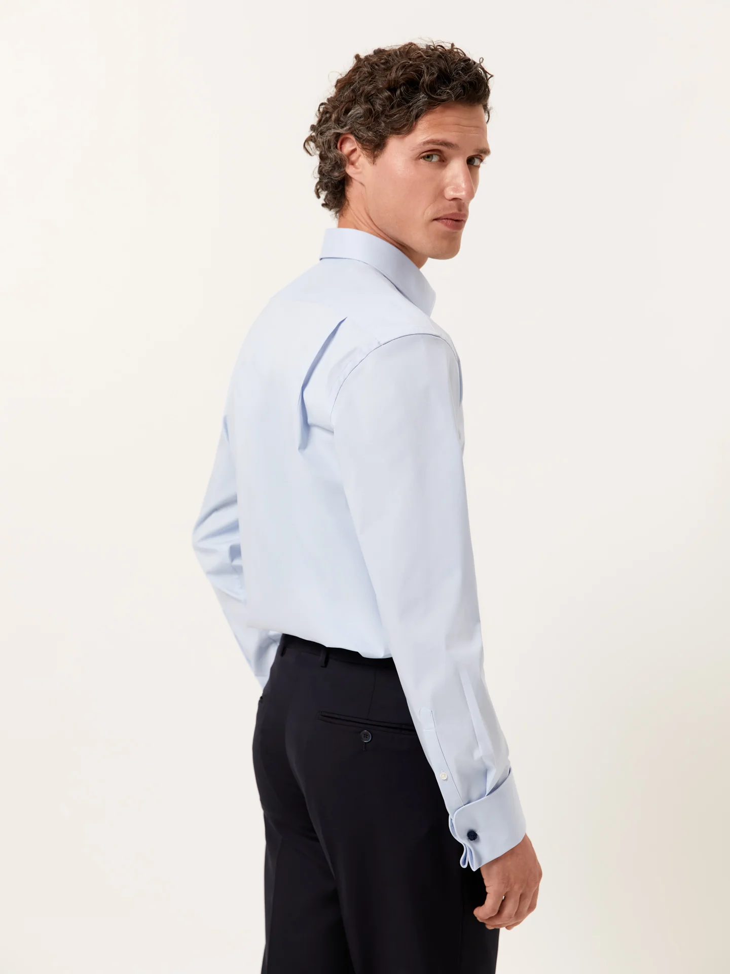 Camisa regular fit Performance em popeline com colarinho Oxford e punhos duplos - Image 3