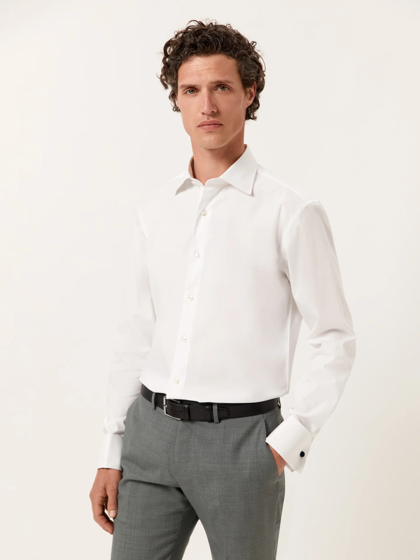 Camisa regular fit Performance em popeline com colarinho Oxford e punhos duplos - Image 6