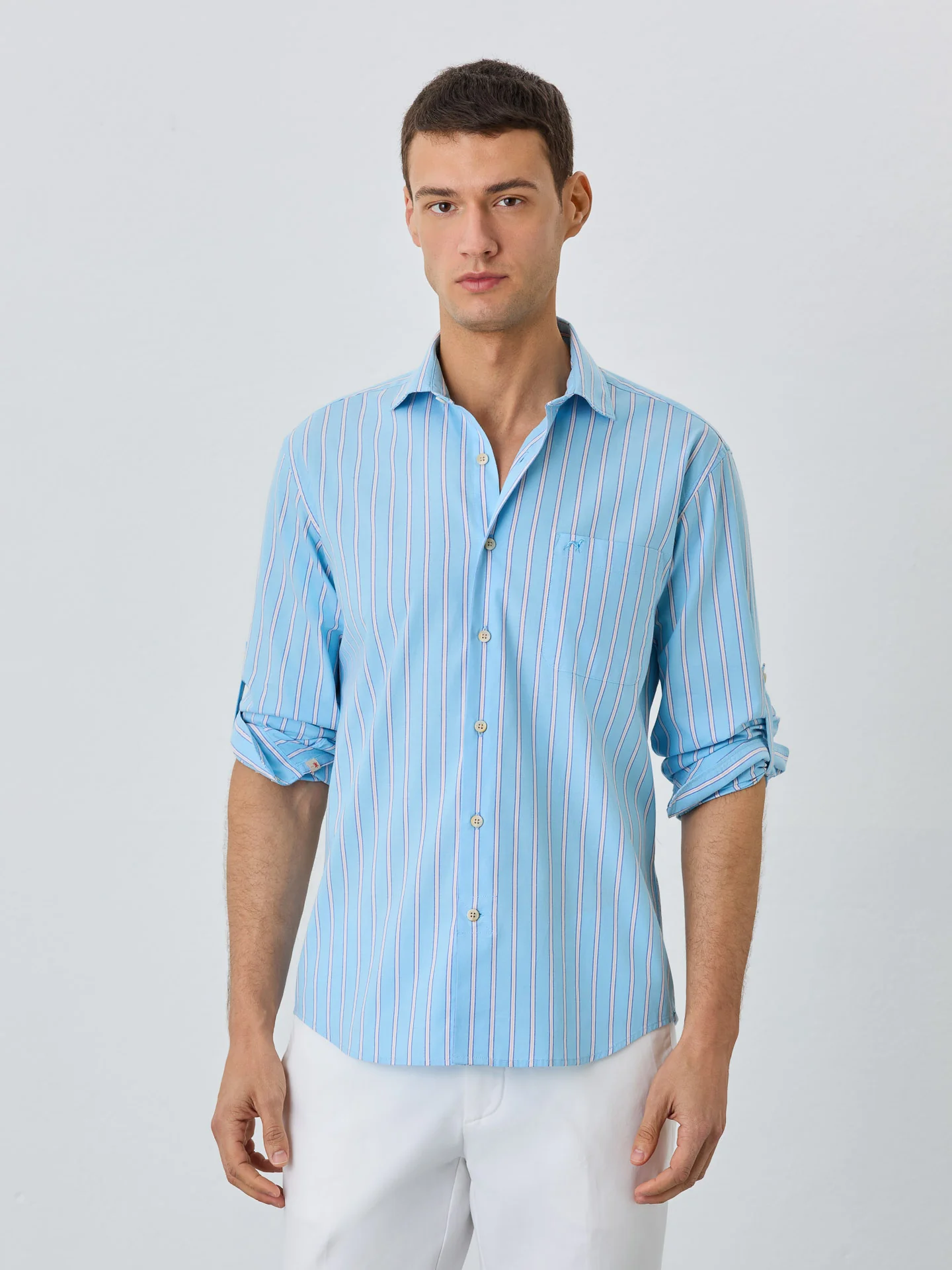 Camisa Slim Fit Com Bolso No Peito Em Algodão BCI Com Riscas
