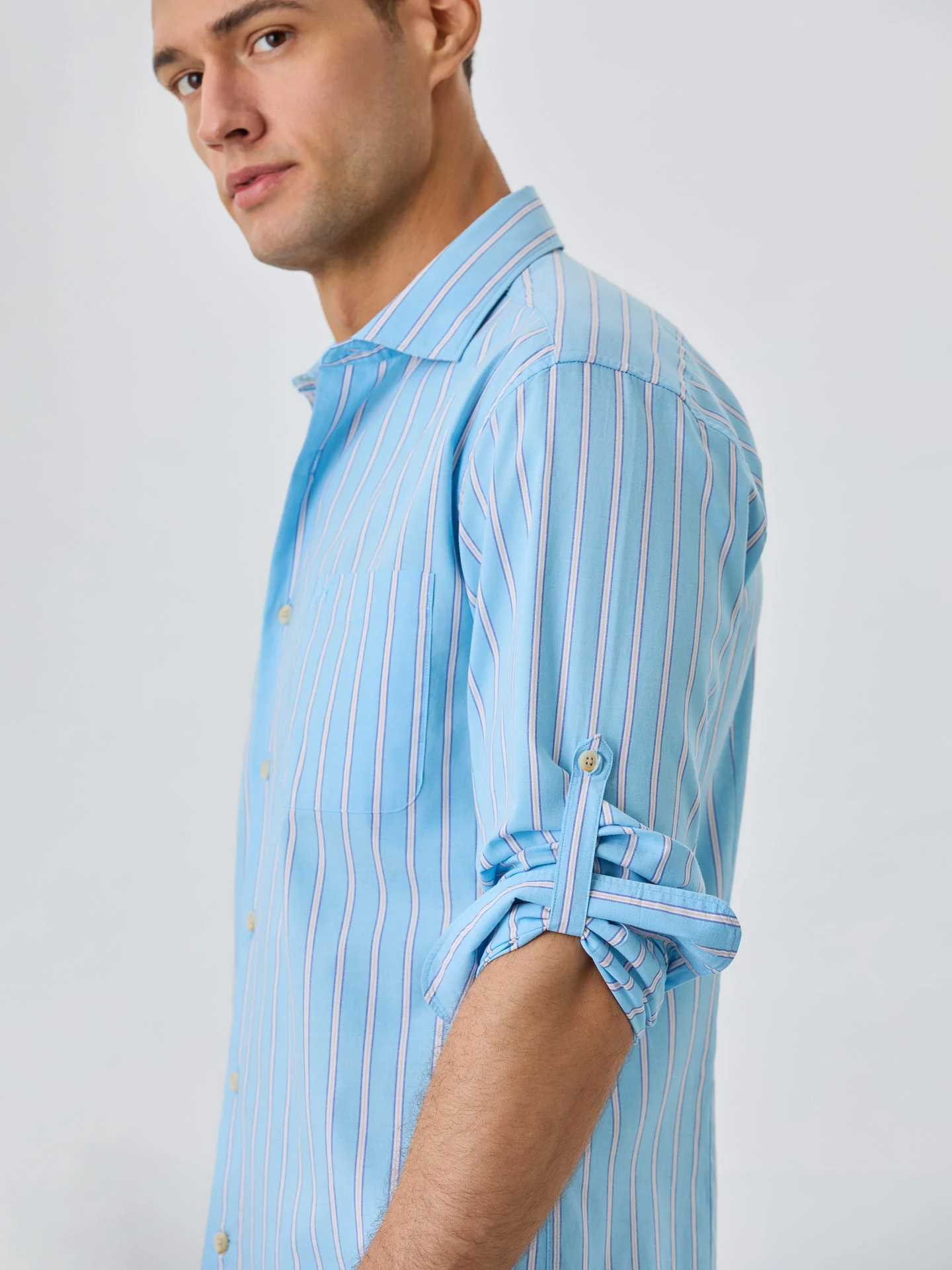 Camisa Slim Fit Com Bolso No Peito Em Algodão BCI Com Riscas - Image 2