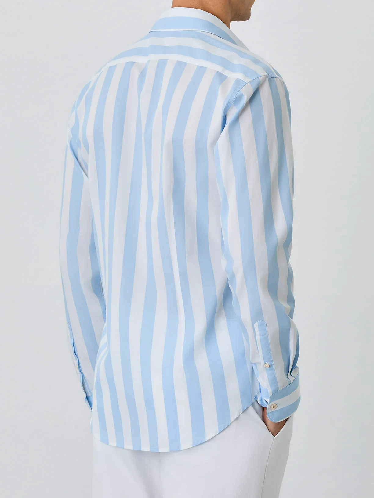 Camisa Slim Fit Com Colarinho Aberto Em Algodão BCI Com Riscas - Image 3