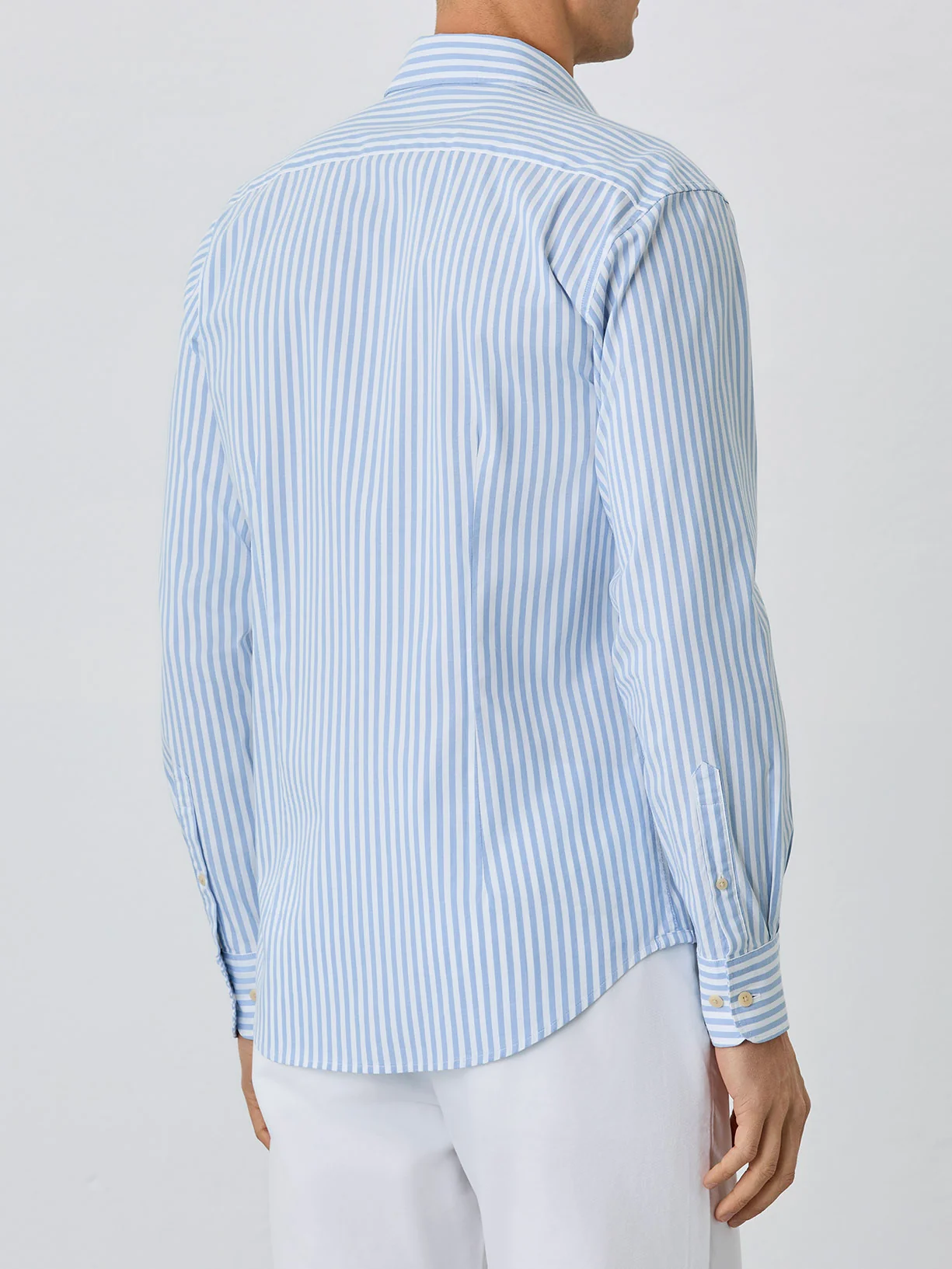 Camisa Slim Fit Com Colarinho Aberto Em Algodão BCI Com Riscas - Image 3