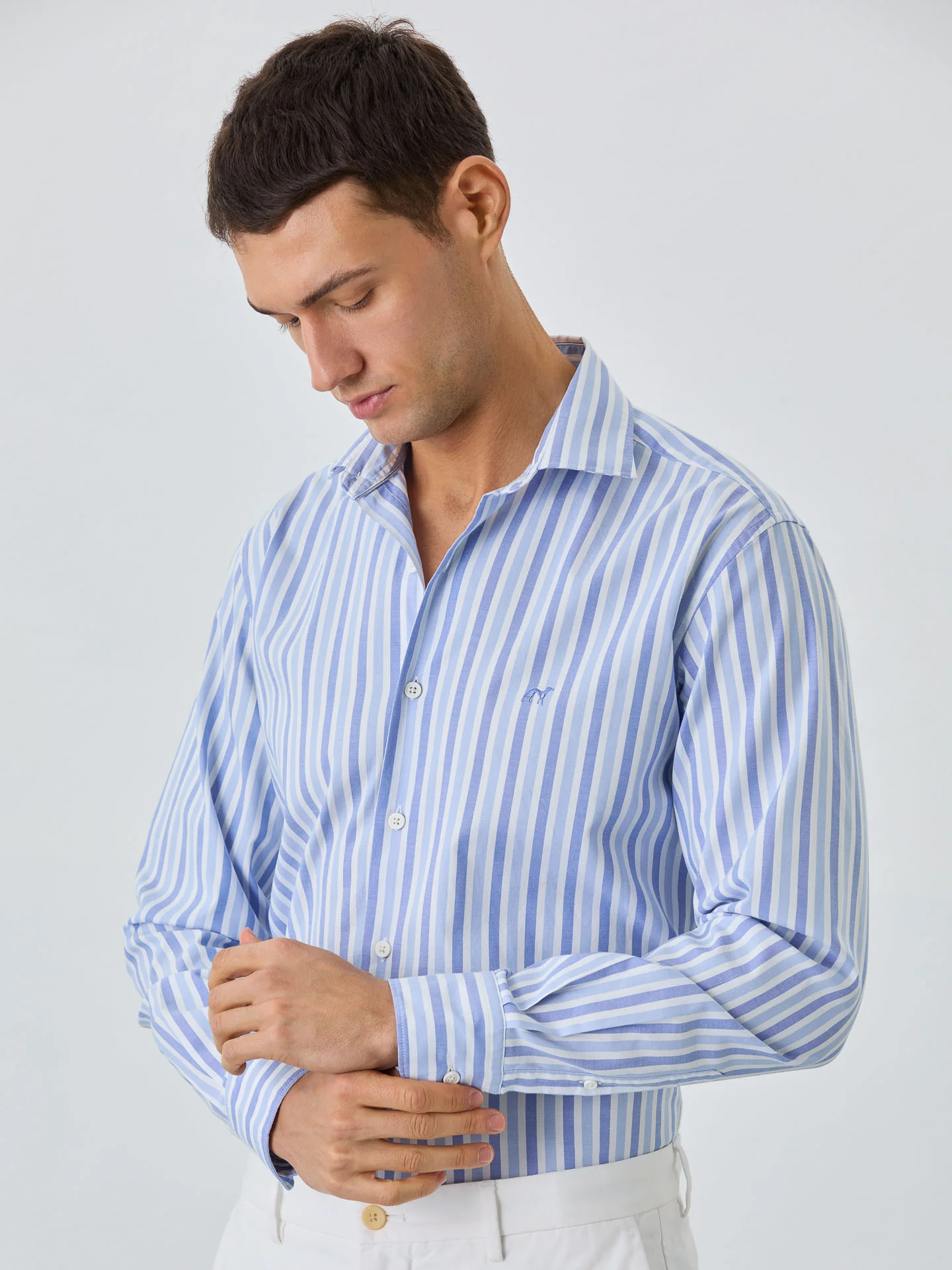 Camisa Slim Fit Com Colarinho Aberto Em Algodão BCI Com Riscas - Image 2