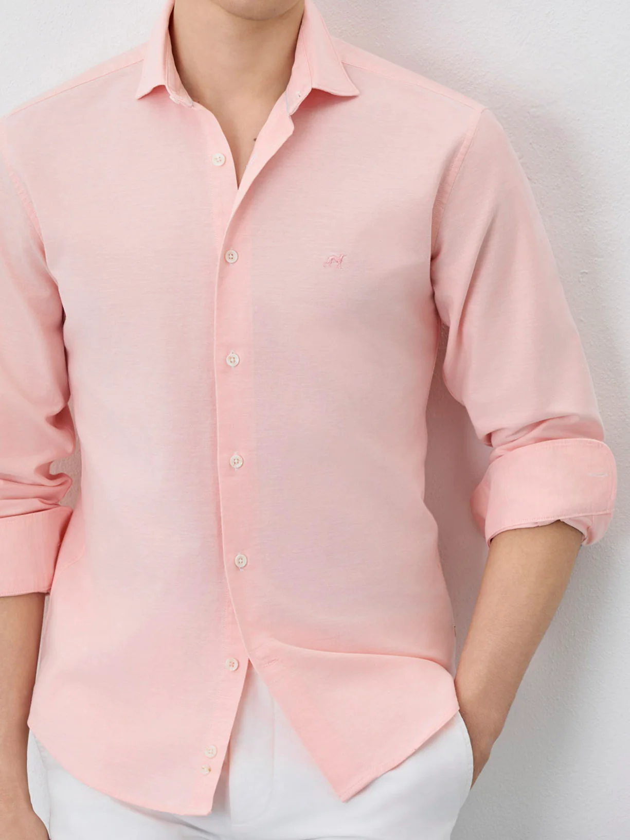 Camisa Slim Fit Com Colarinho Aberto Em Algodão E Elastano - Image 8