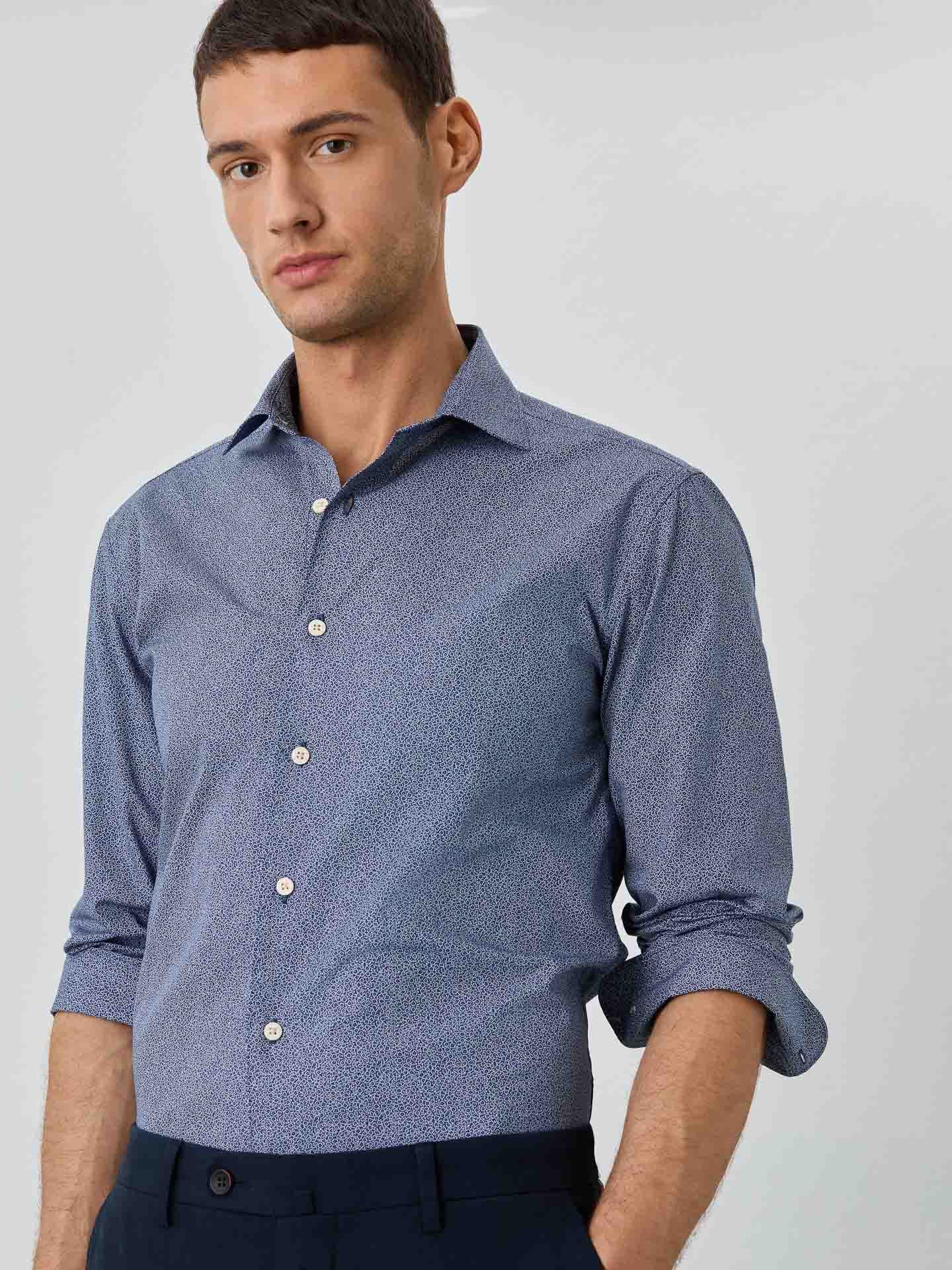 Camisa Slim Fit Com Colarinho Aberto Em Algodão Estampado