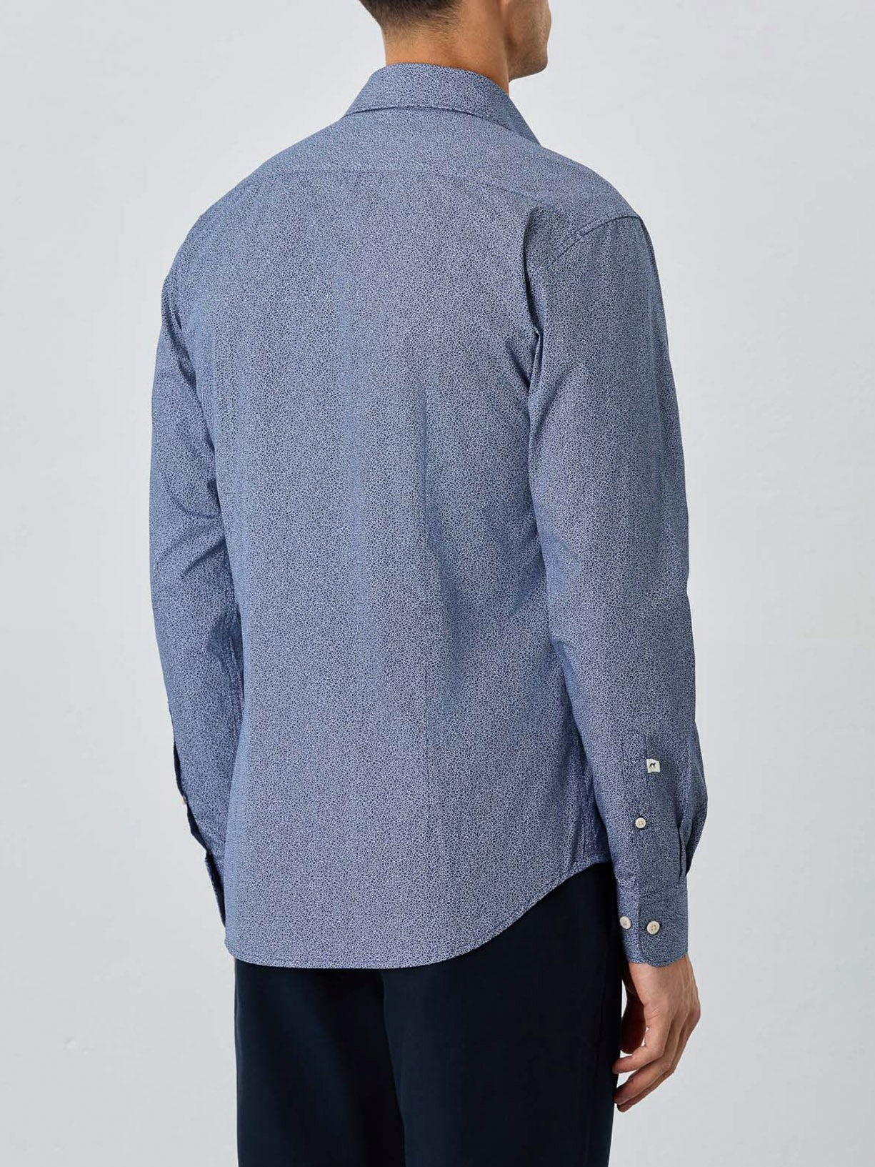 Camisa Slim Fit Com Colarinho Aberto Em Algodão Estampado - Image 3