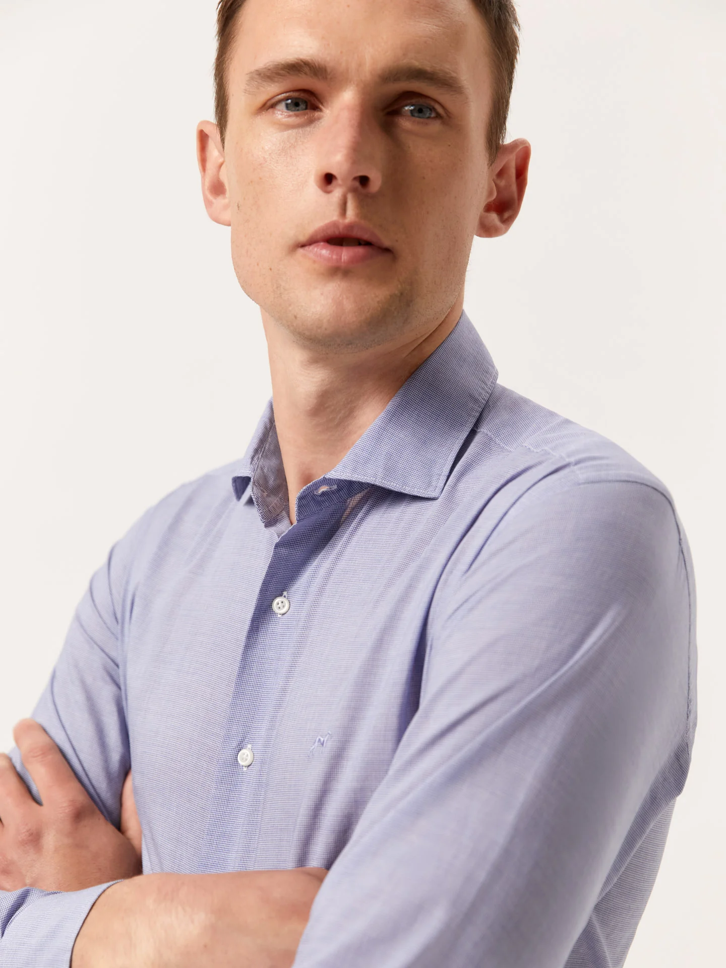Camisa slim fit em popeline de algodão Houndstooth com colarinho aberto