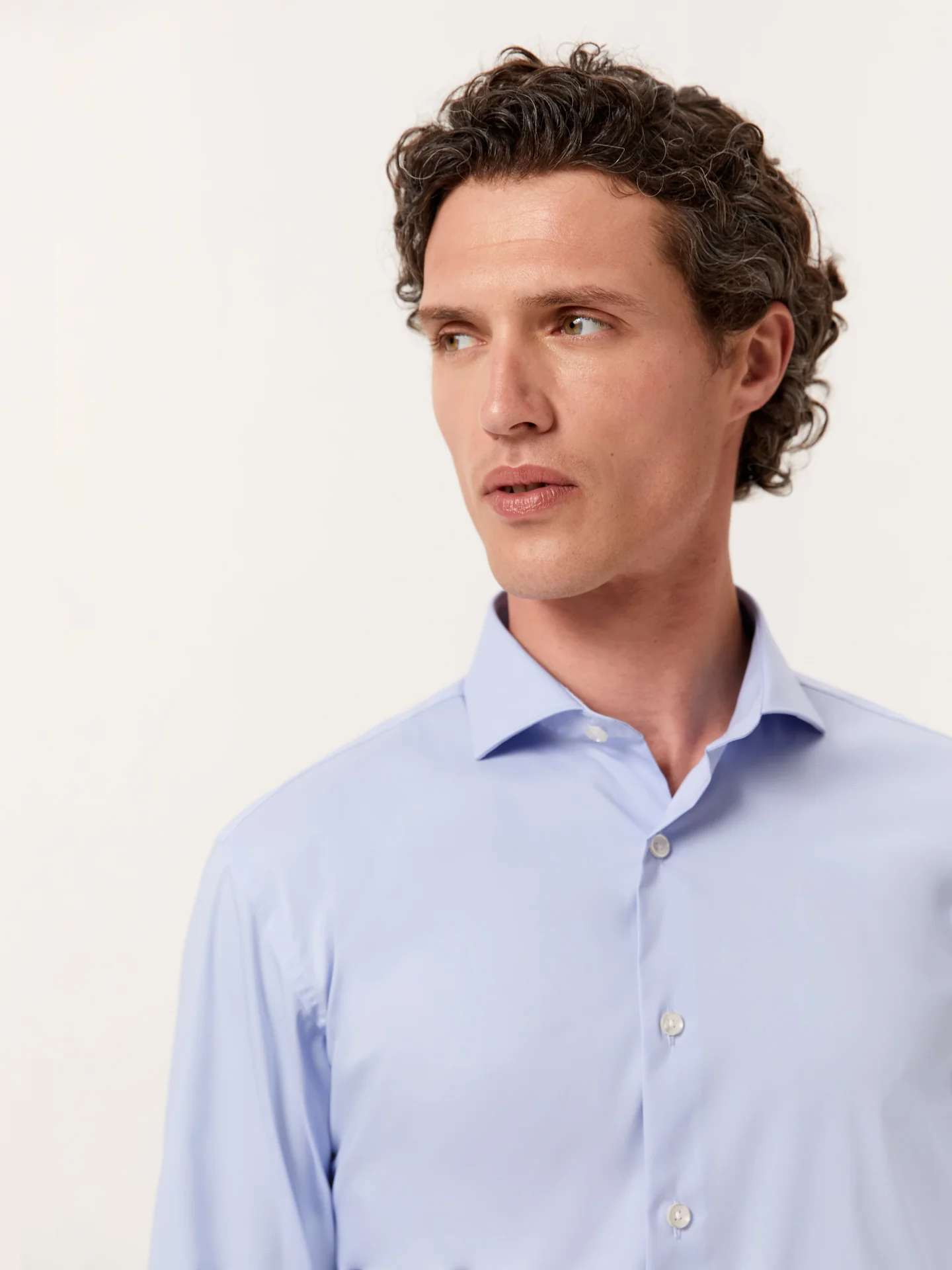 Camisa slim fit Performance em popeline com colarinho de Dublin - Image 7