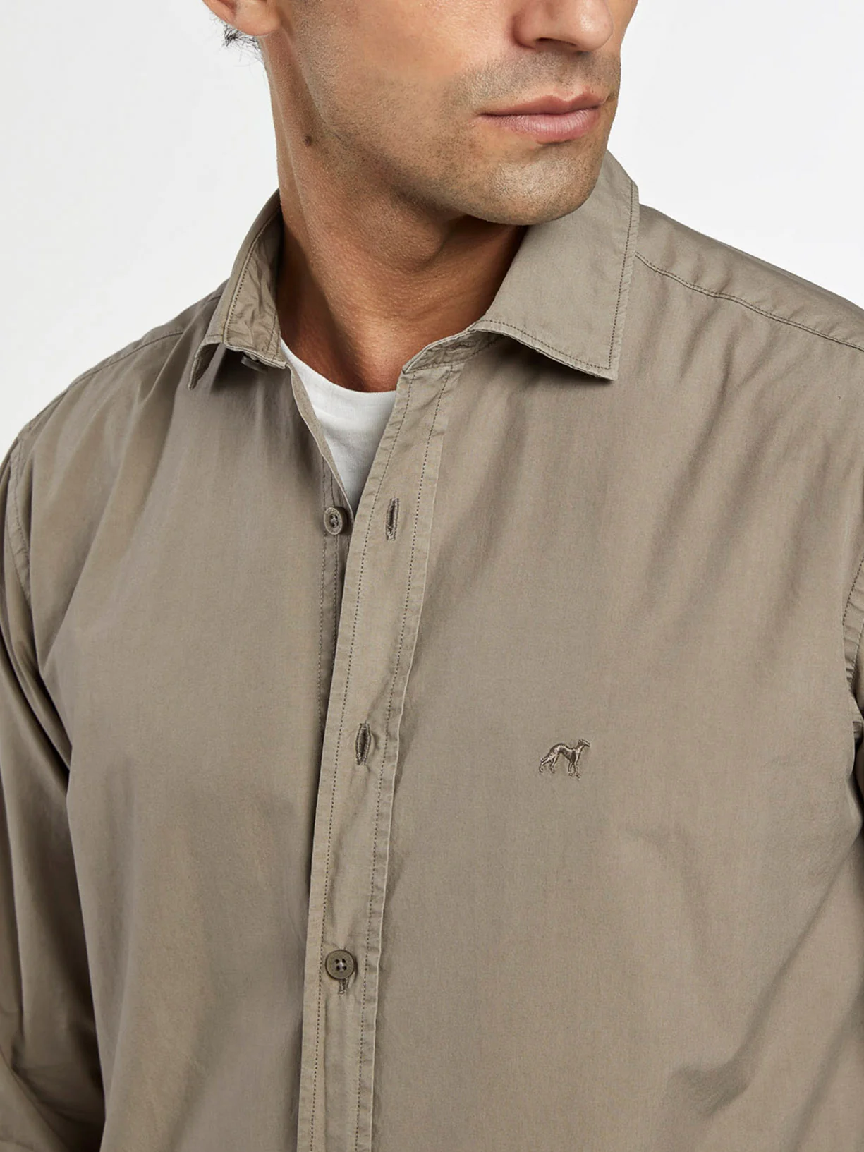 Camisa slim fit popeline garment dye - Image 19