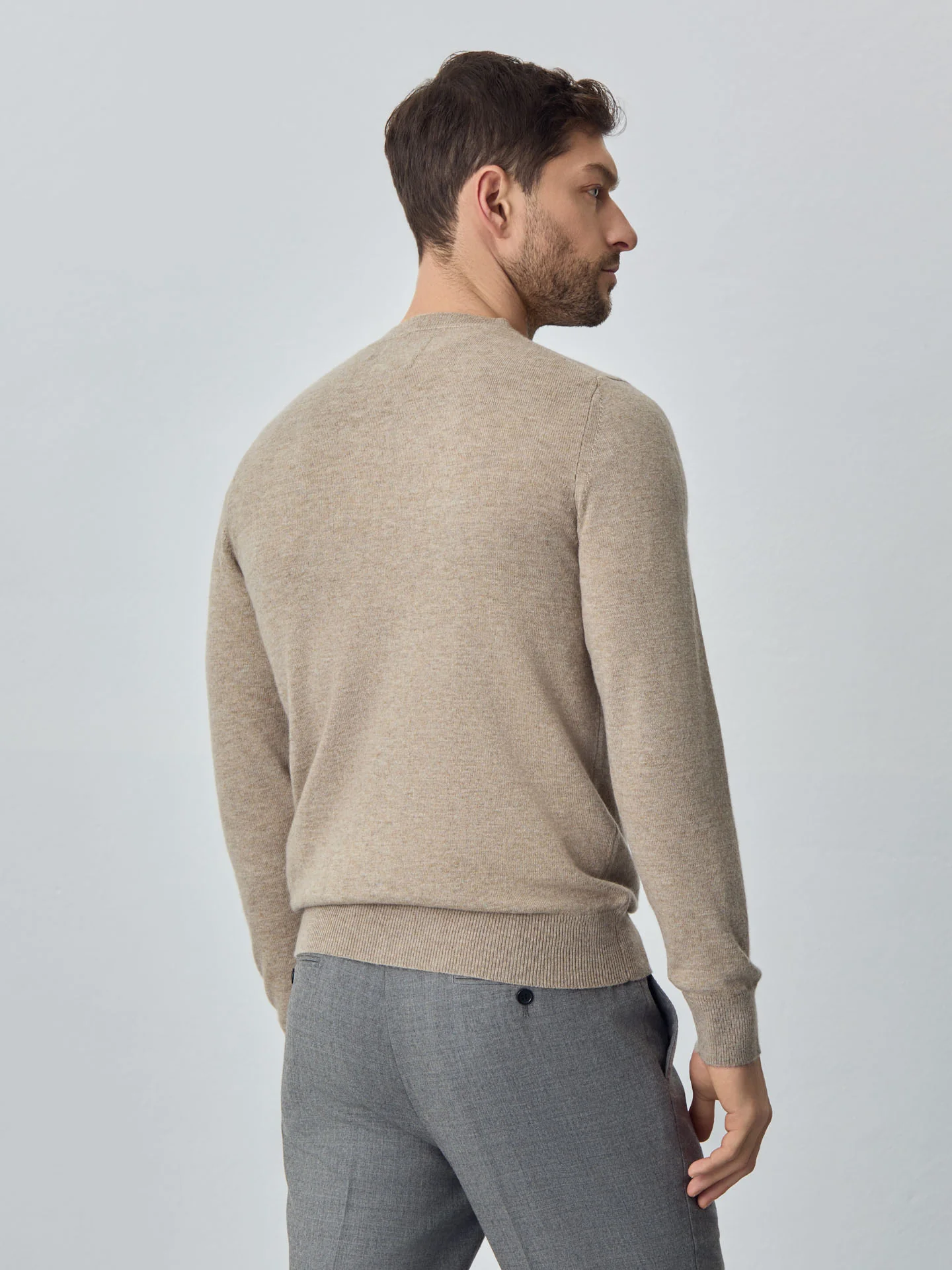 Camisola de decote em v de manga comprida lavável na máquina em mistura de lambswool - Image 3