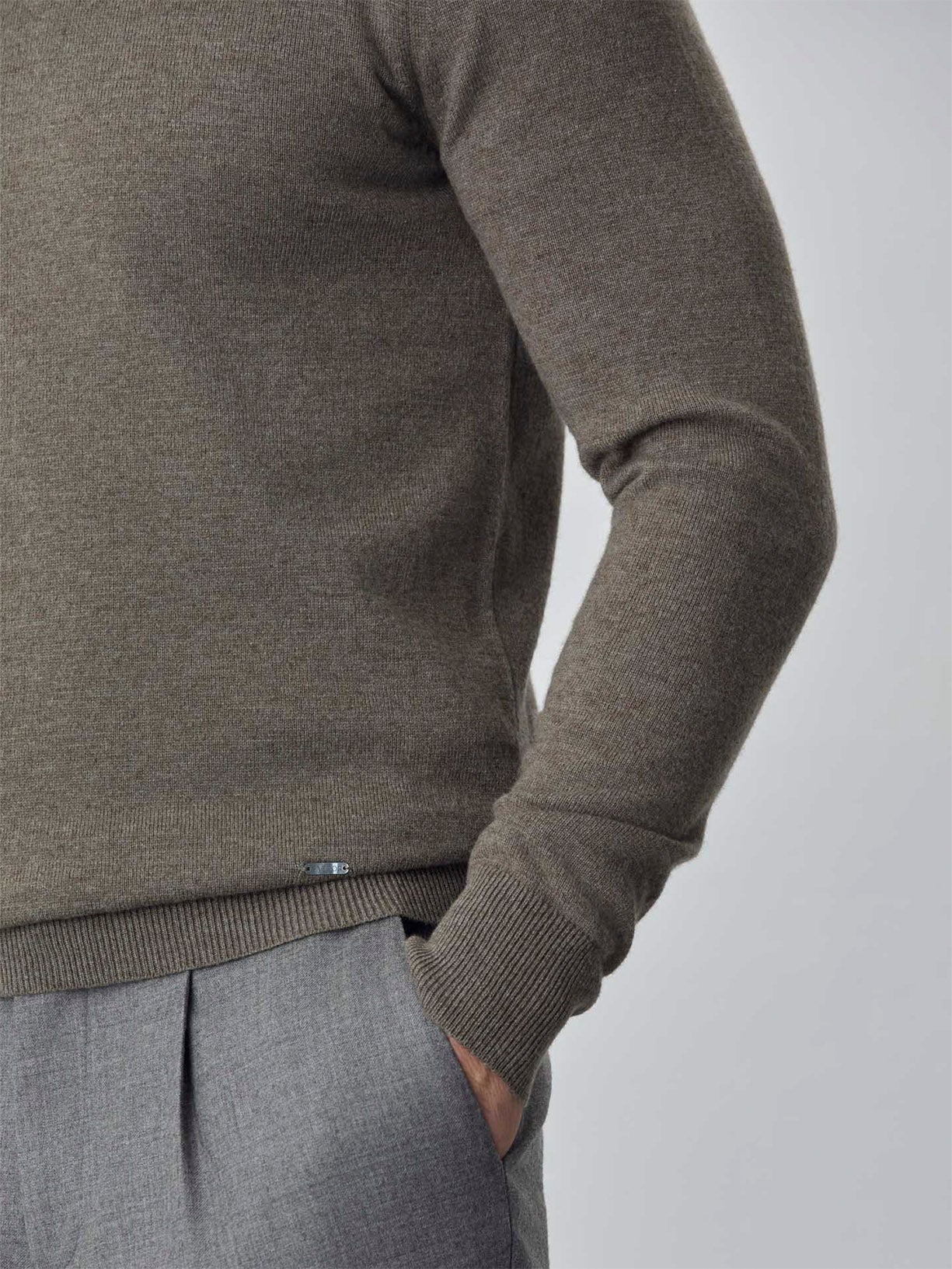 Camisola de decote redondo de manga comprida lavável na máquina em mistura de lambswool - Image 11