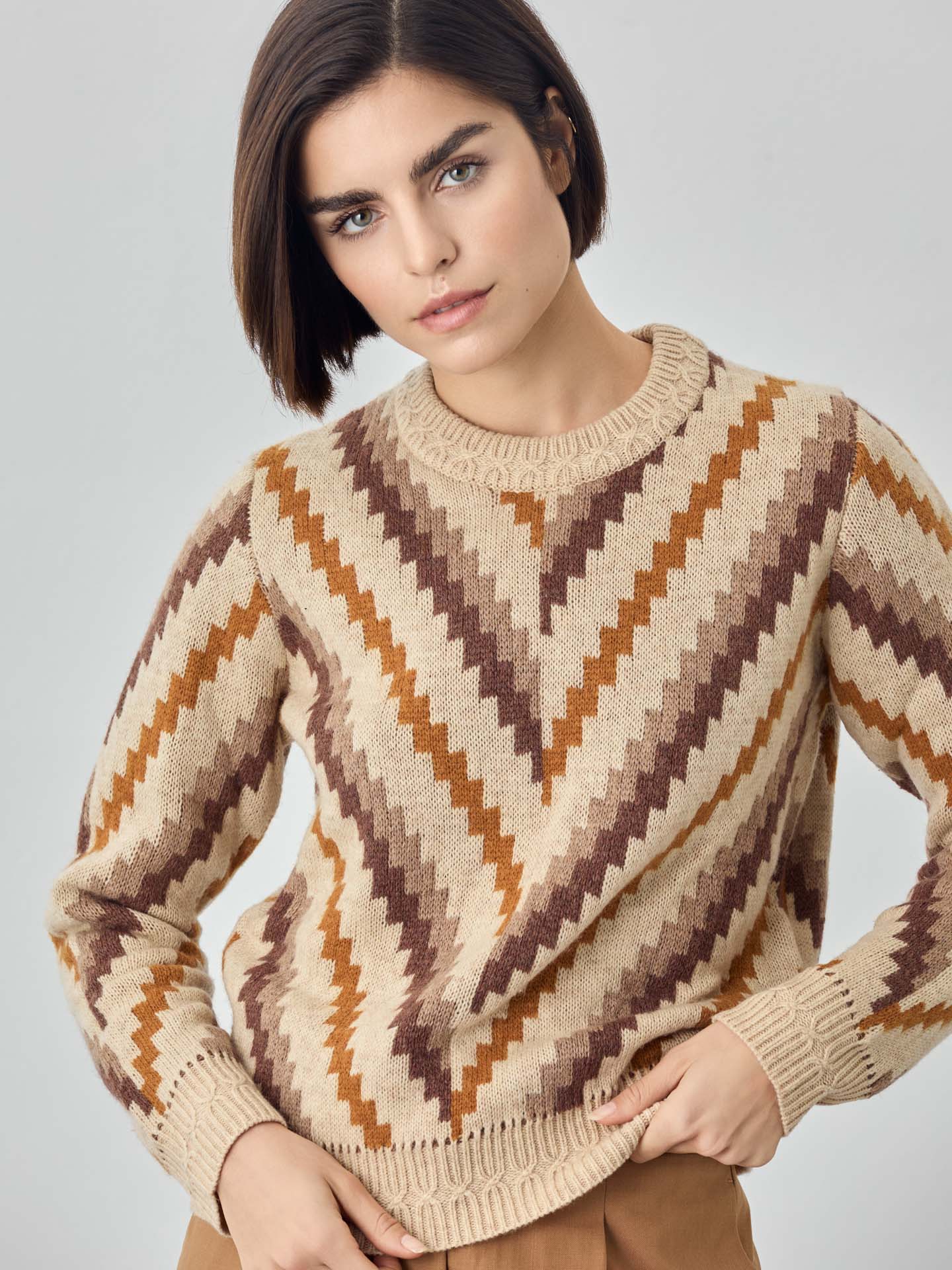 Camisola jacquard com decote redondo em mistura de lã merino