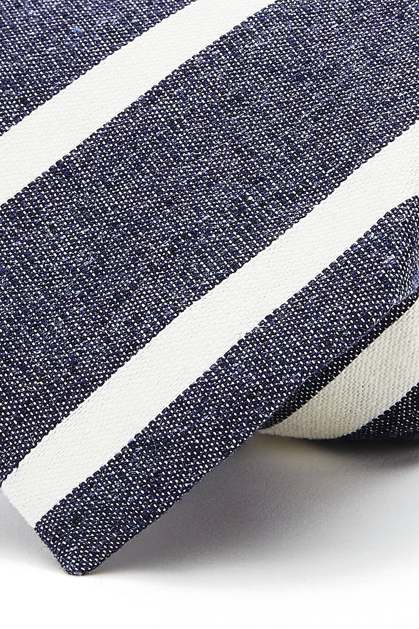 Gravata Padrão De Riscas em 100% Seda 8cm - Image 8