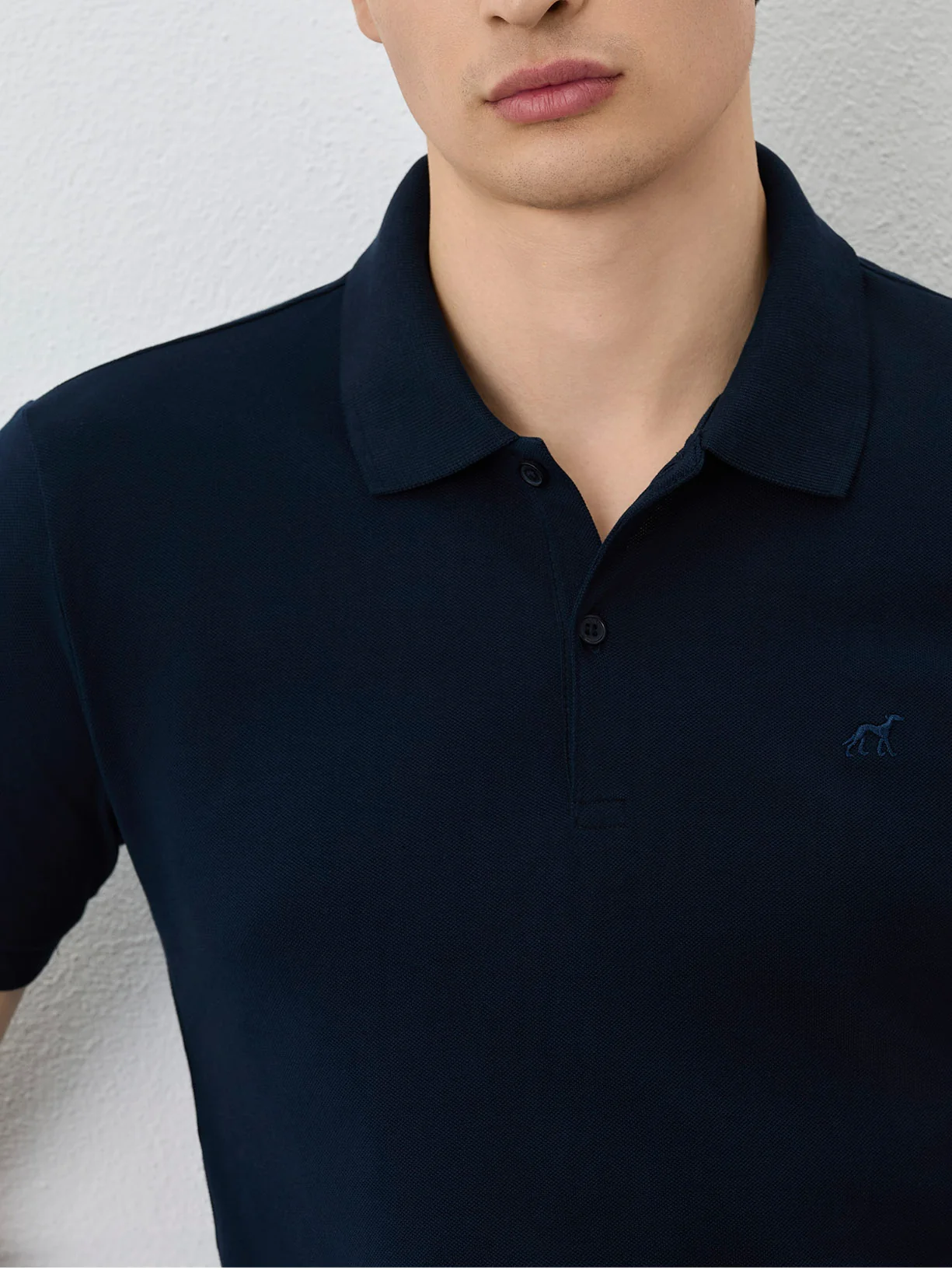 Polo Piqué Slim Fit Com Gola De Rib Em Mistura De Algodão - Image 2