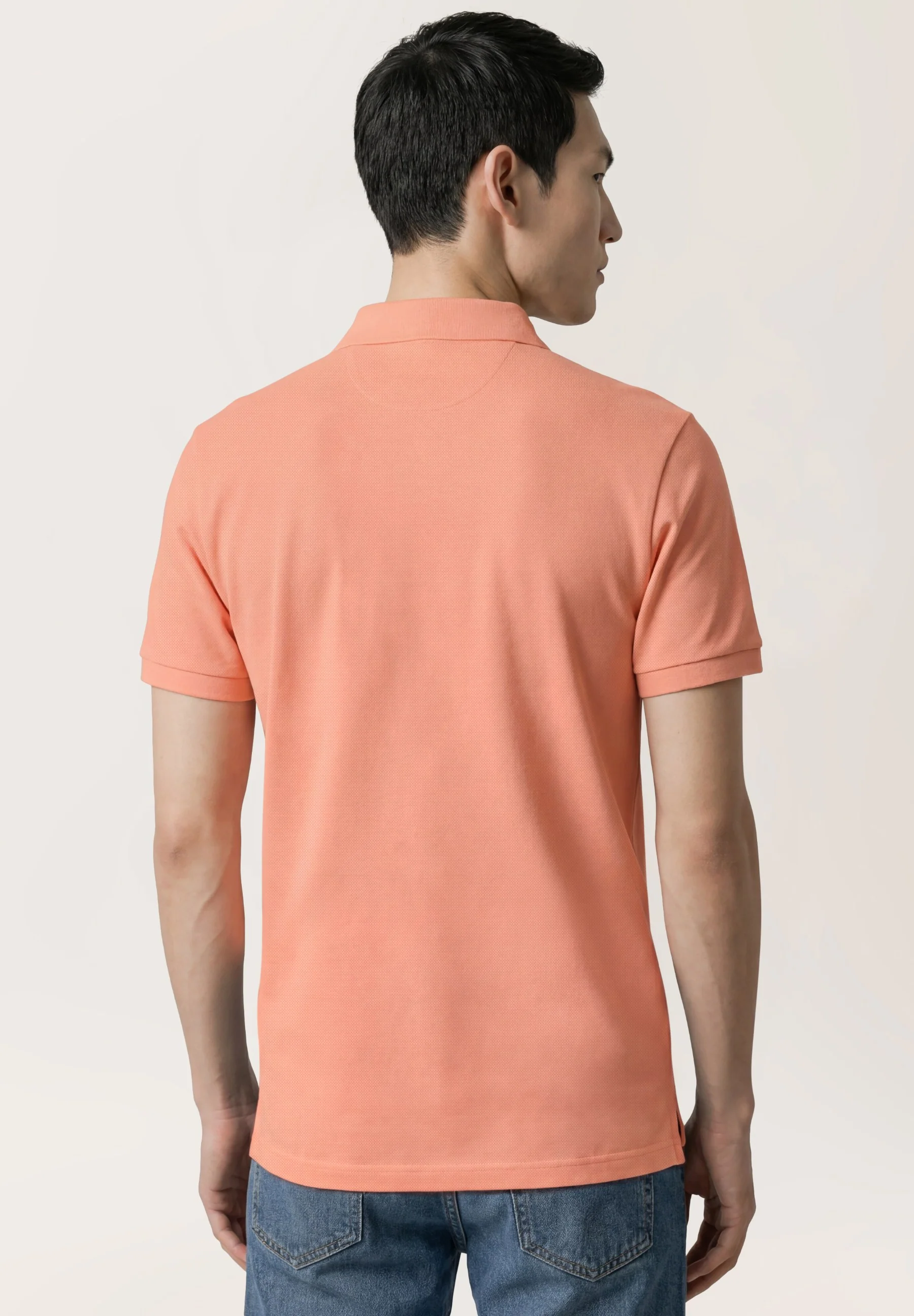 Polo Regular Fit Em Piqué Stretch Com Detalhes Contrastantes E Print Na Parte Inferior Da Gola - Image 18