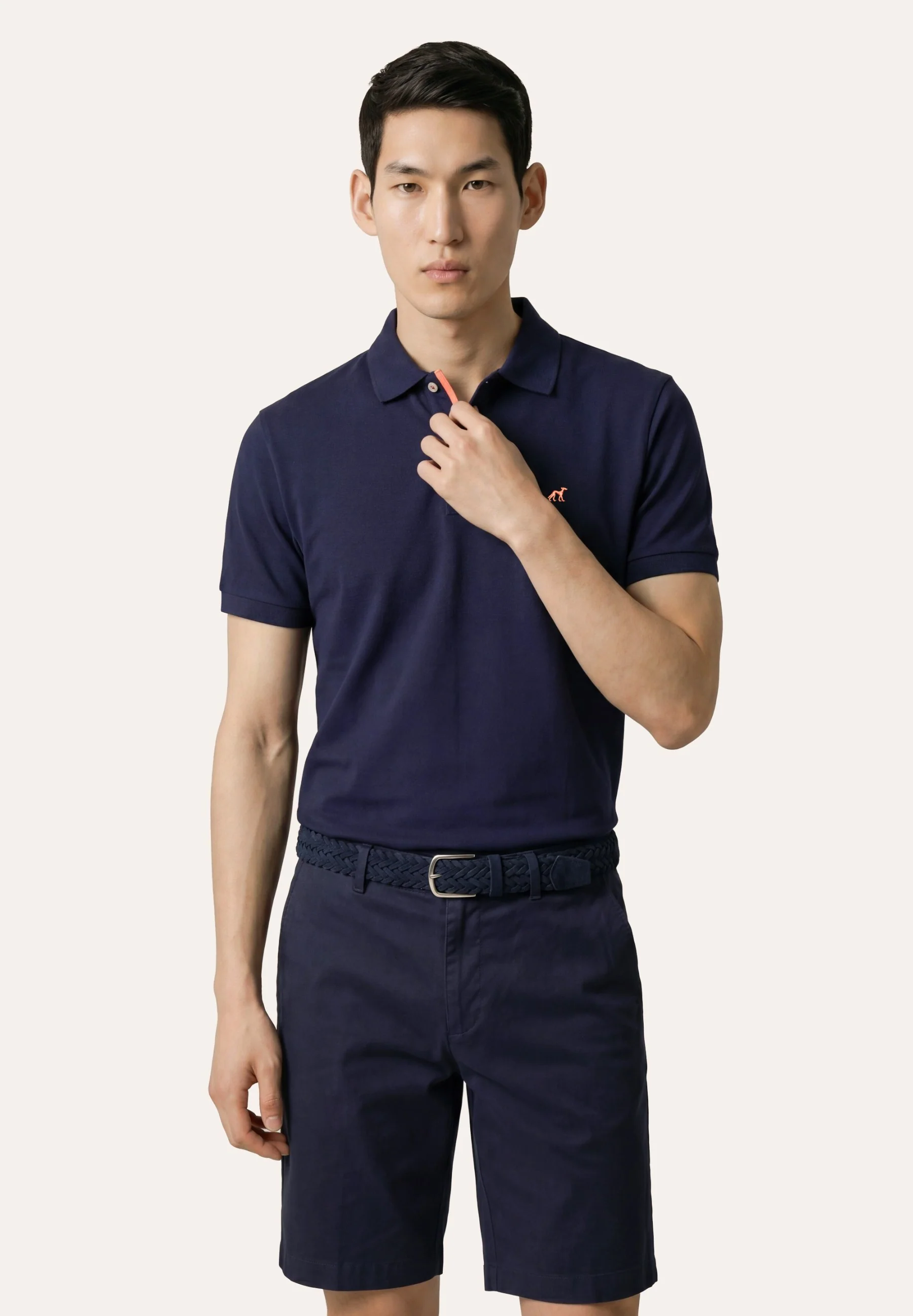 Polo Regular Fit Em Piqué Stretch Com Detalhes Contrastantes E Print Na Parte Inferior Da Gola - Image 6
