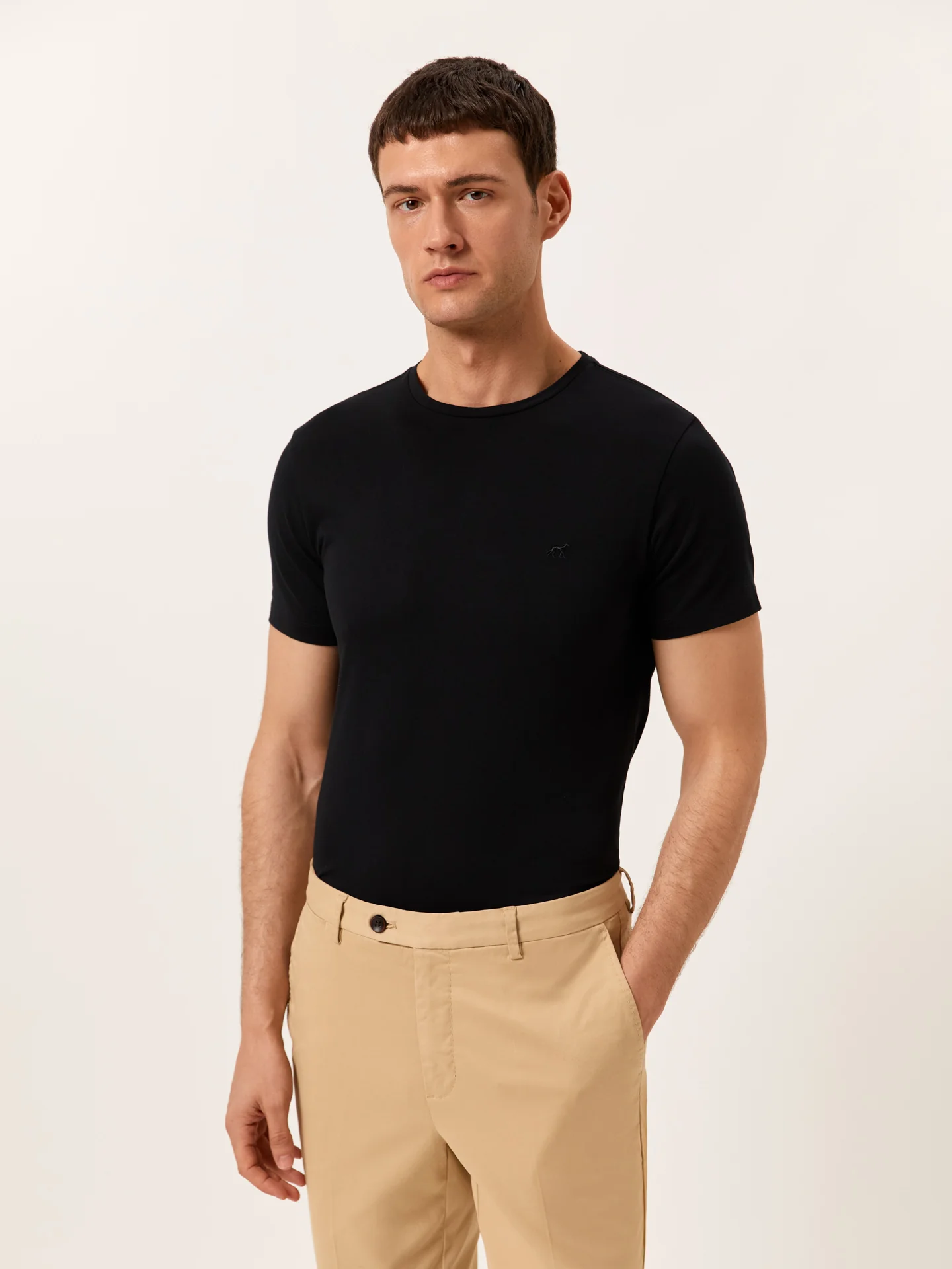 T-shirt com Logótipo Bordado em 100% Algodão Orgânico