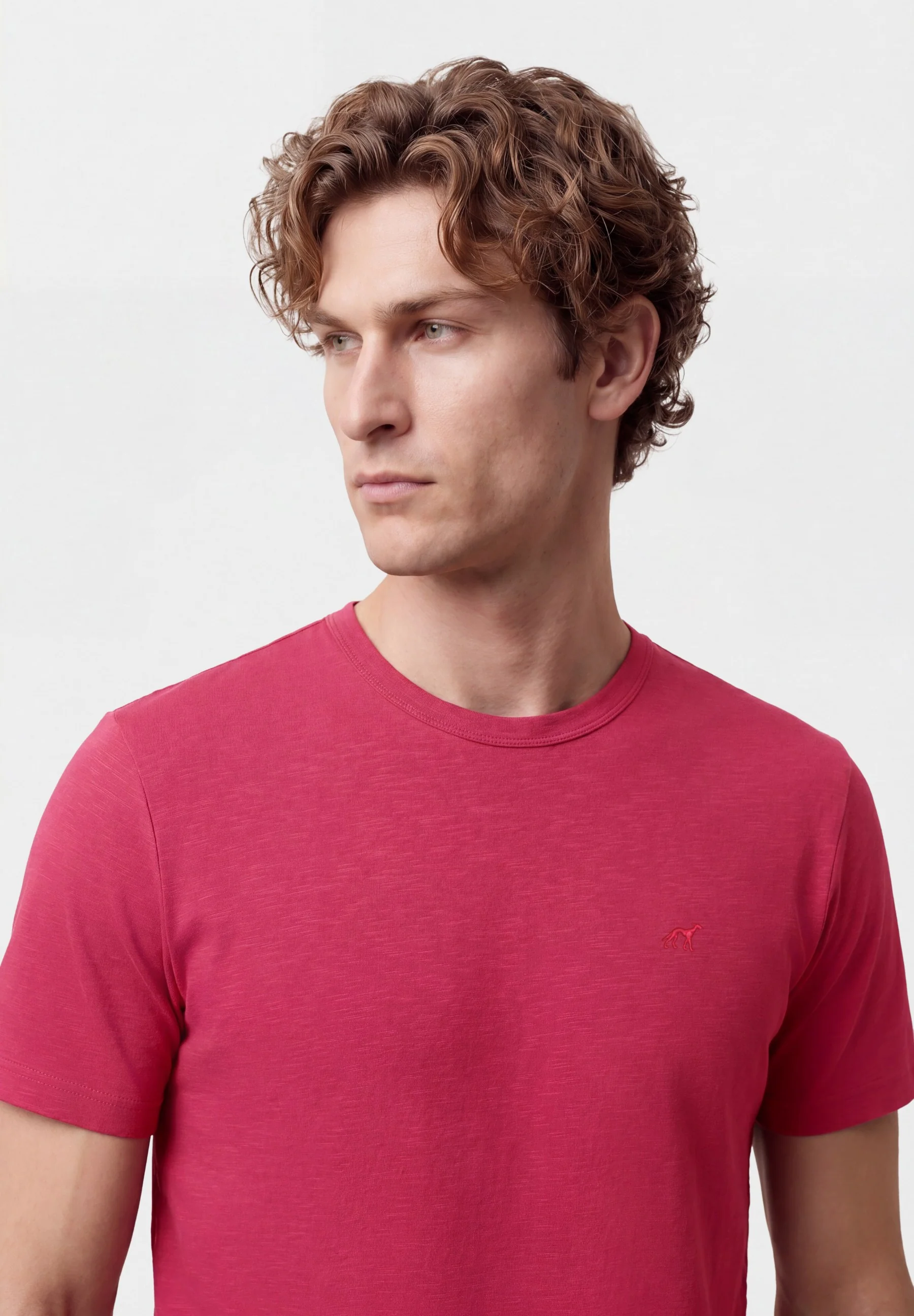 T-Shirt Slim Fit Em Algodão Slub Tingido Em Peça Em Algodão BCI - Image 19