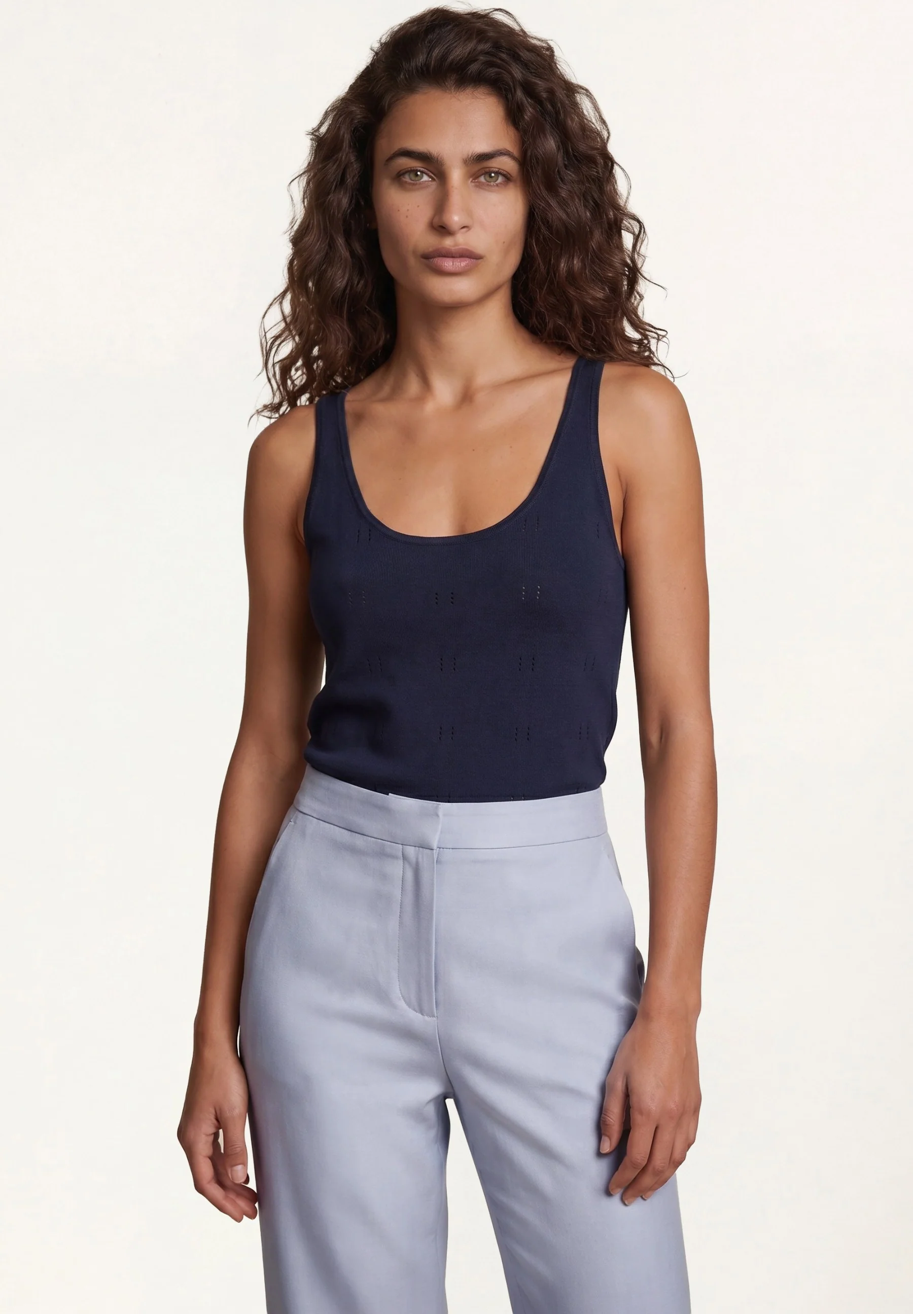 Top De Malha Seamless Sem Mangas Em Mistura De Algodão, Seda E Linho Com Detalhe Pointelle - Image 3